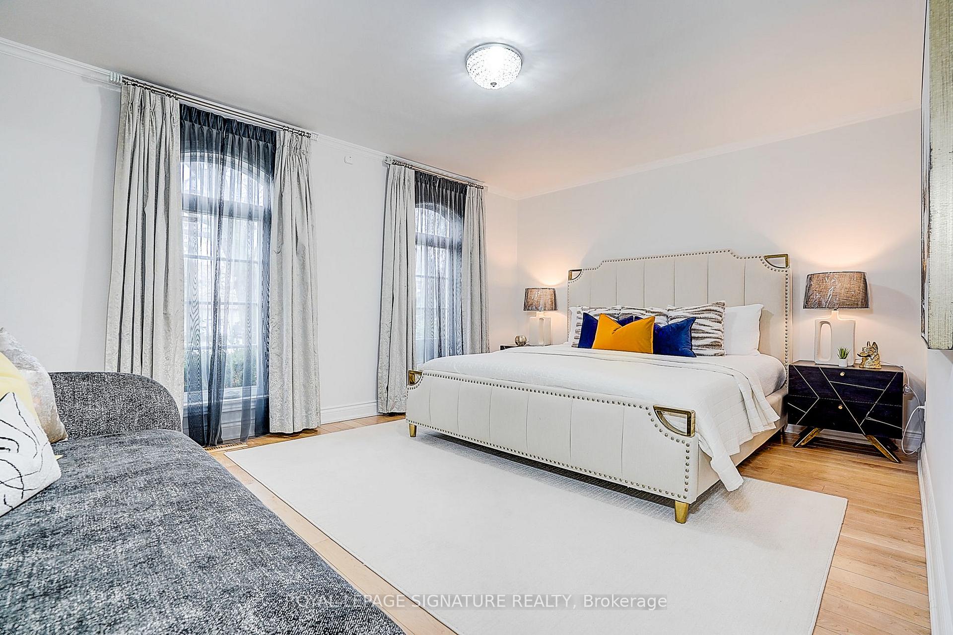 Photo 17 of 46 Caravan Drive, North York, Banbury-Don Mills — HOMEH