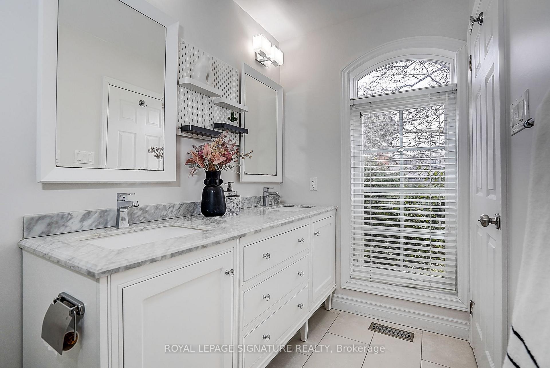 Photo 20 of 46 Caravan Drive, North York, Banbury-Don Mills — HOMEH