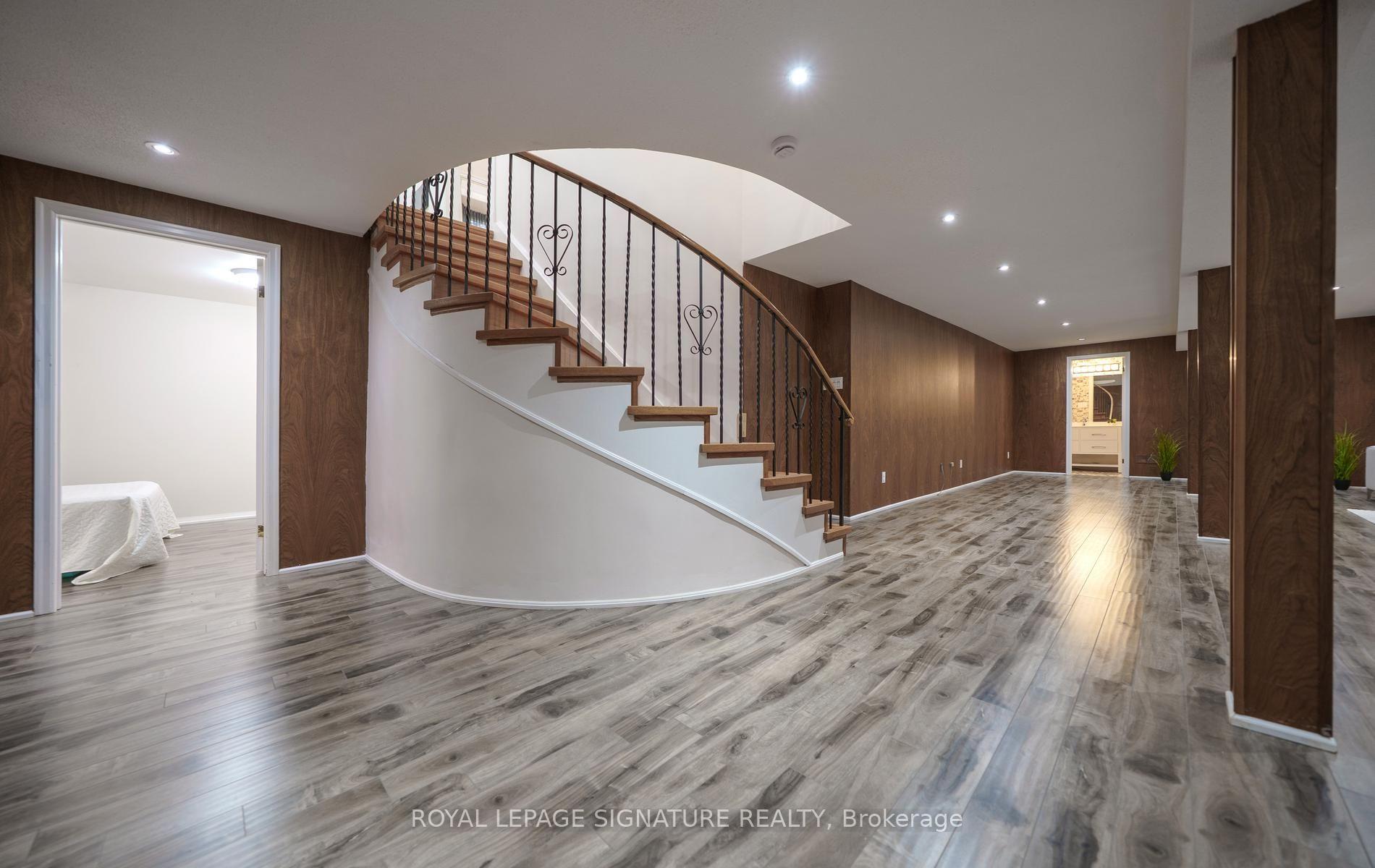 Photo 25 of 46 Caravan Drive, North York, Banbury-Don Mills — HOMEH