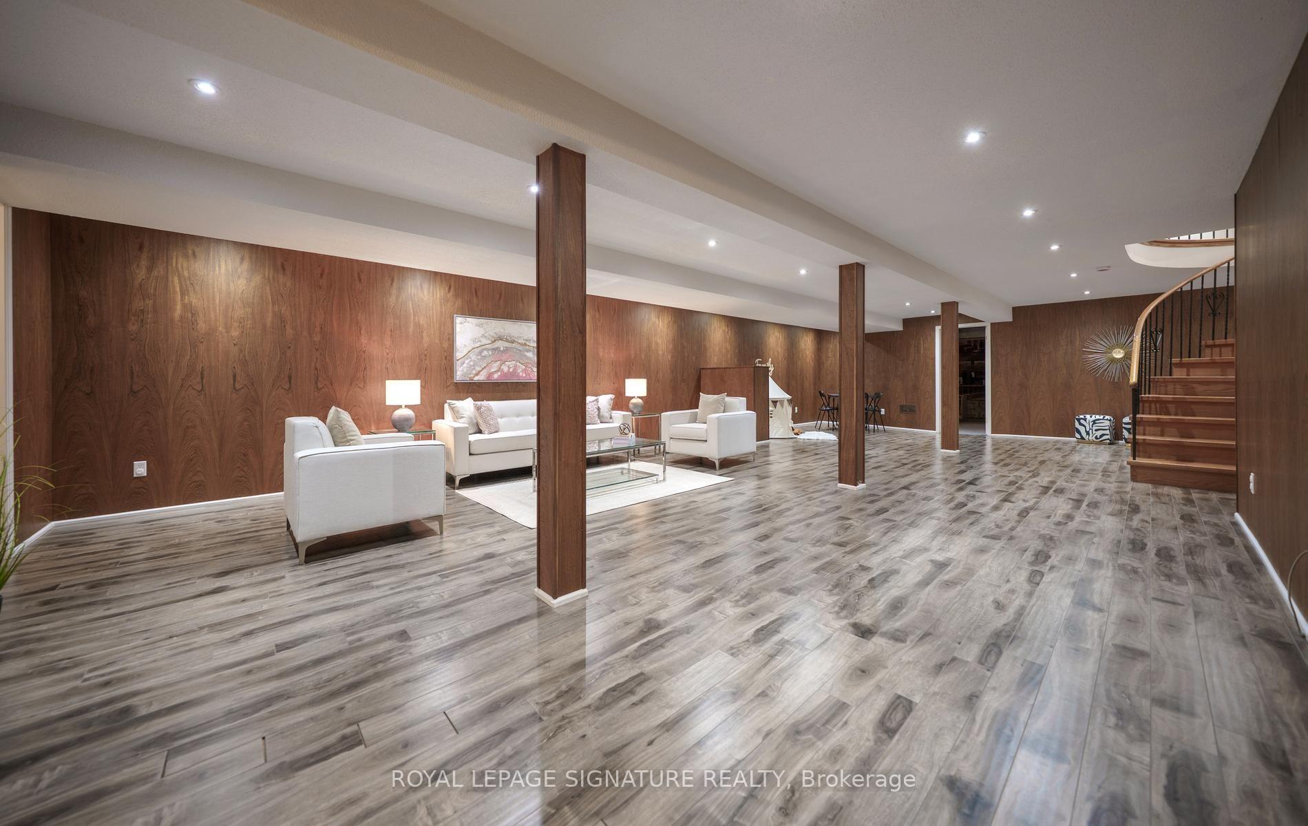 Photo 26 of 46 Caravan Drive, North York, Banbury-Don Mills — HOMEH