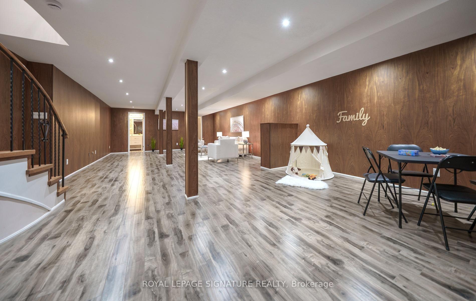 Photo 27 of 46 Caravan Drive, North York, Banbury-Don Mills — HOMEH