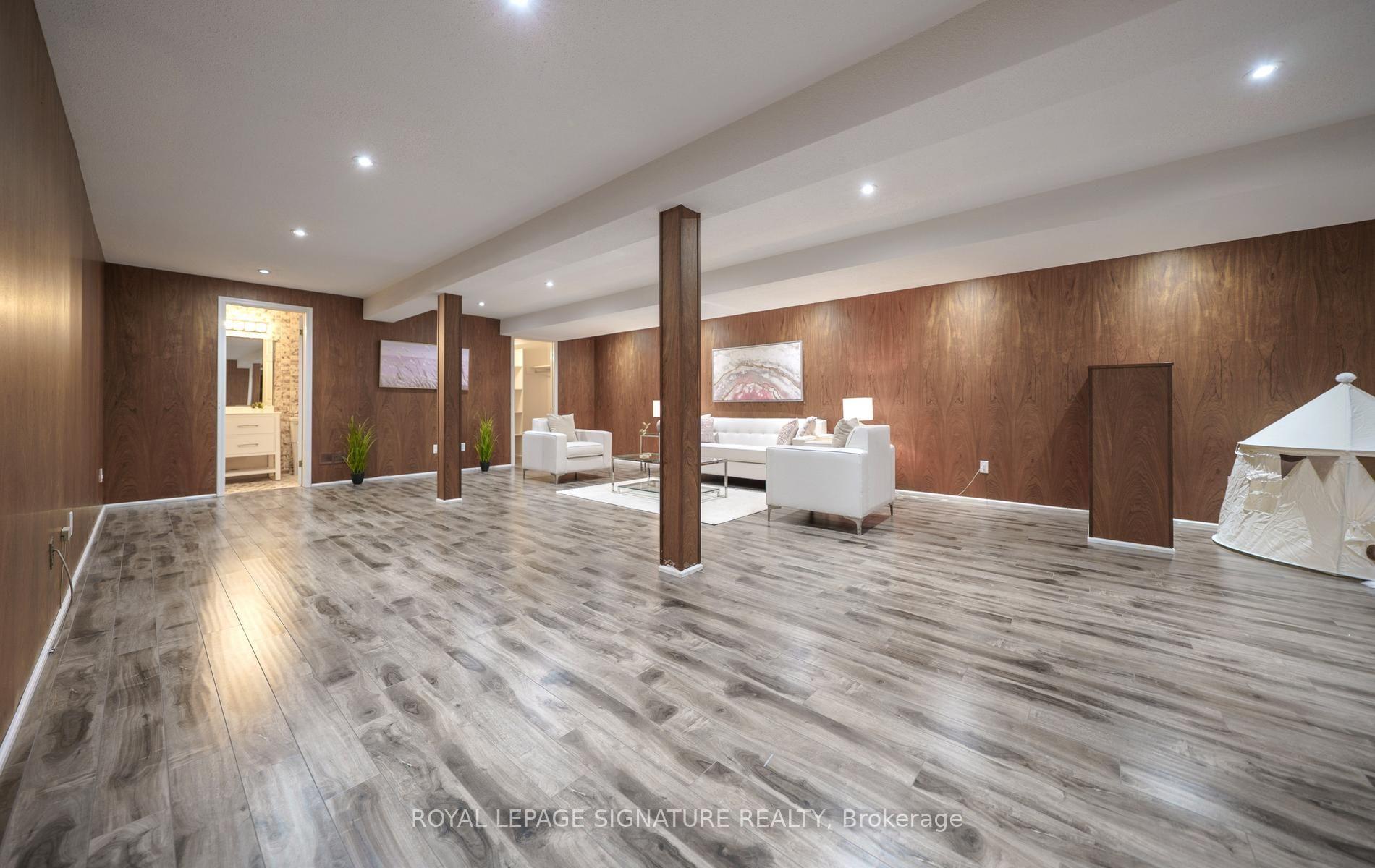 Photo 28 of 46 Caravan Drive, North York, Banbury-Don Mills — HOMEH