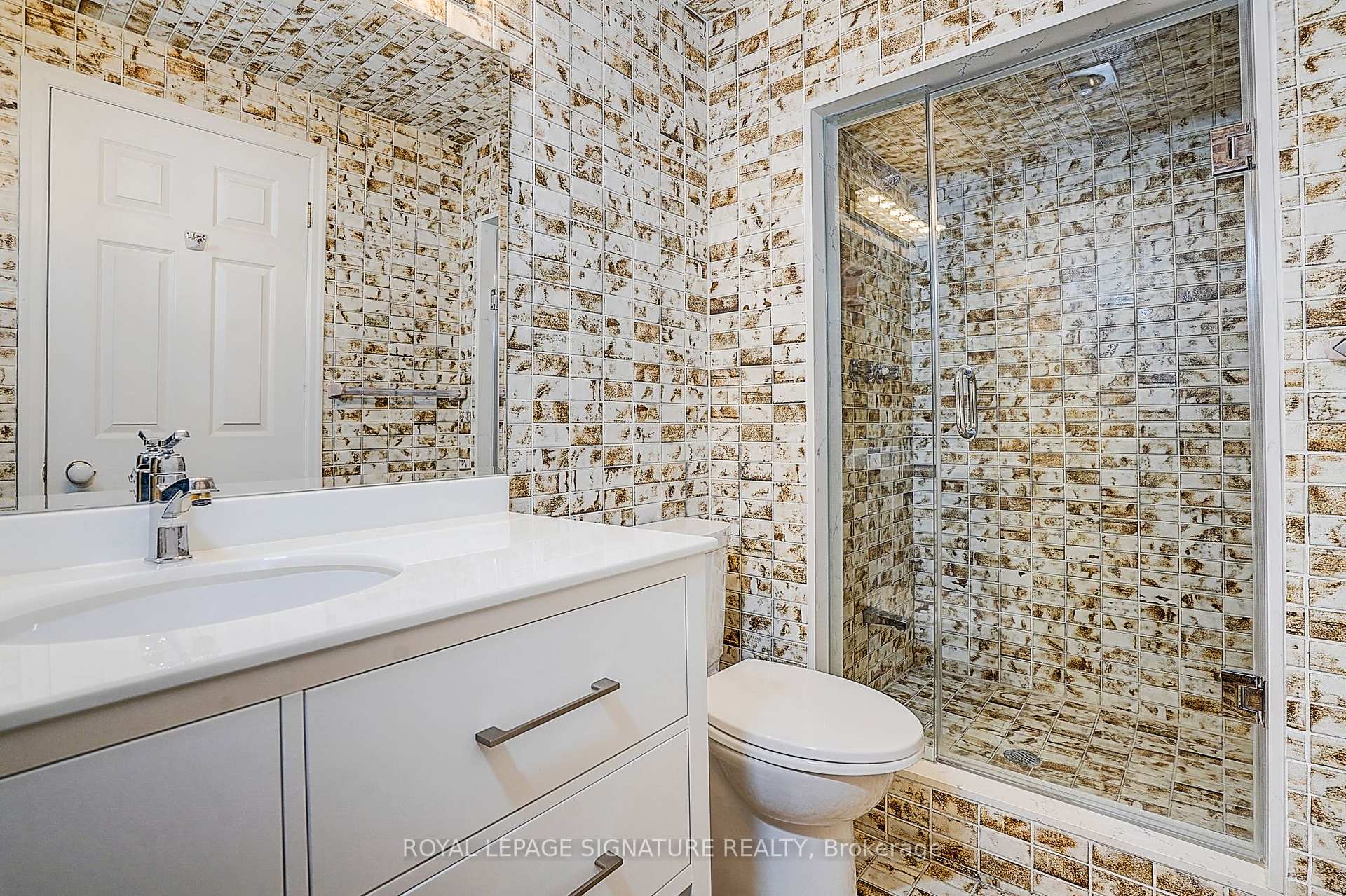 Photo 32 of 46 Caravan Drive, North York, Banbury-Don Mills — HOMEH
