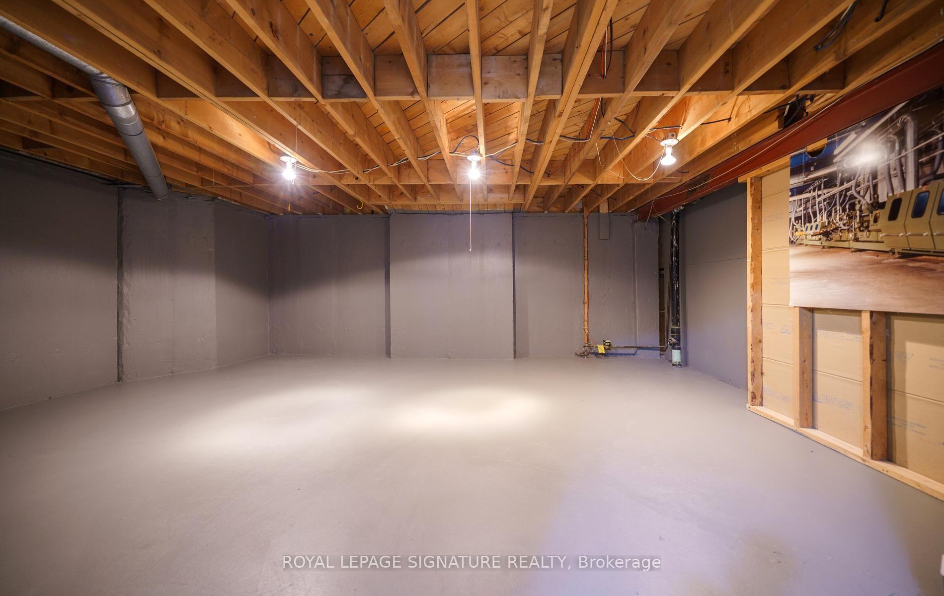 Photo 33 of 46 Caravan Drive, North York, Banbury-Don Mills — HOMEH