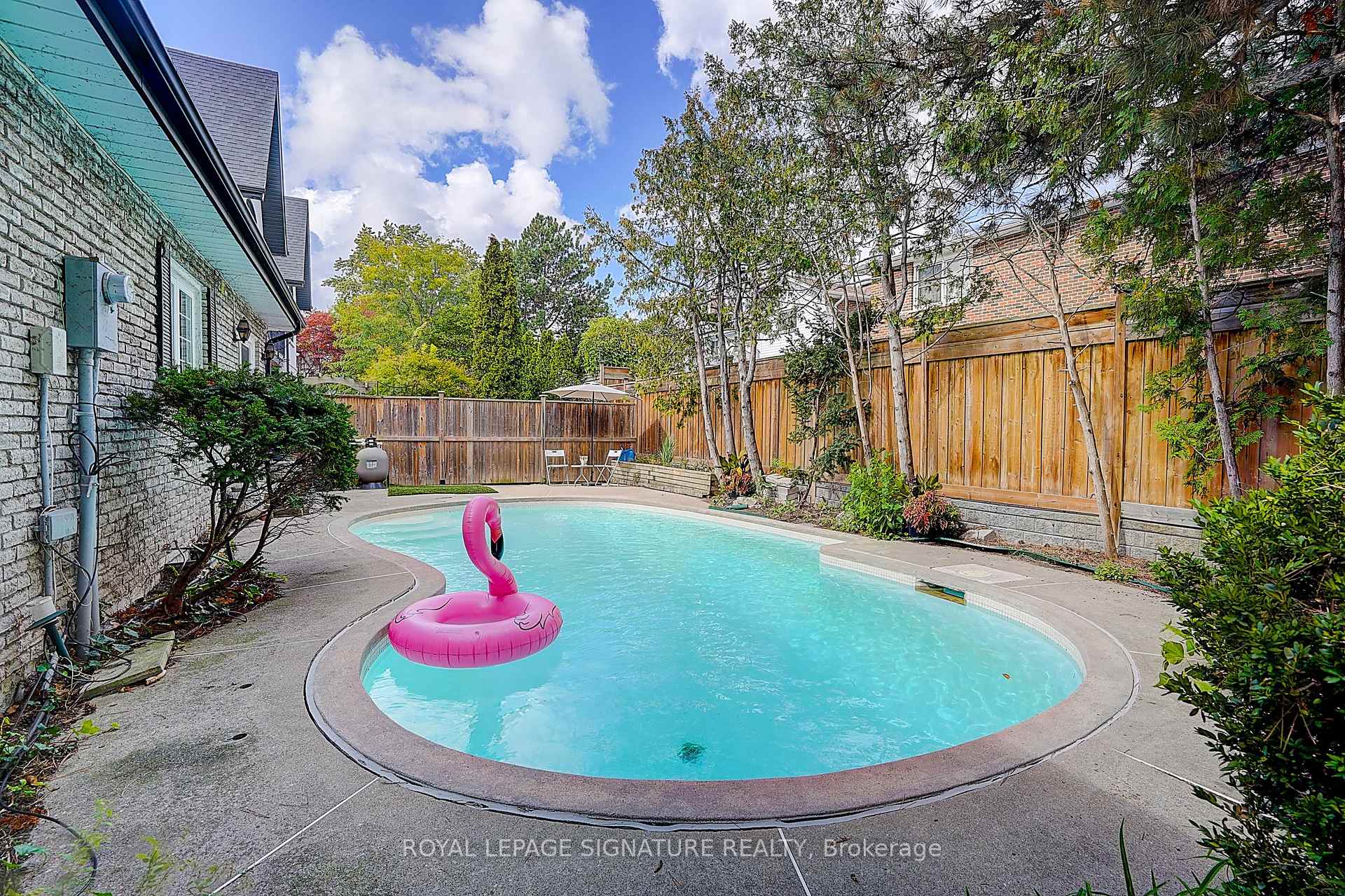 Photo 38 of 46 Caravan Drive, North York, Banbury-Don Mills — HOMEH