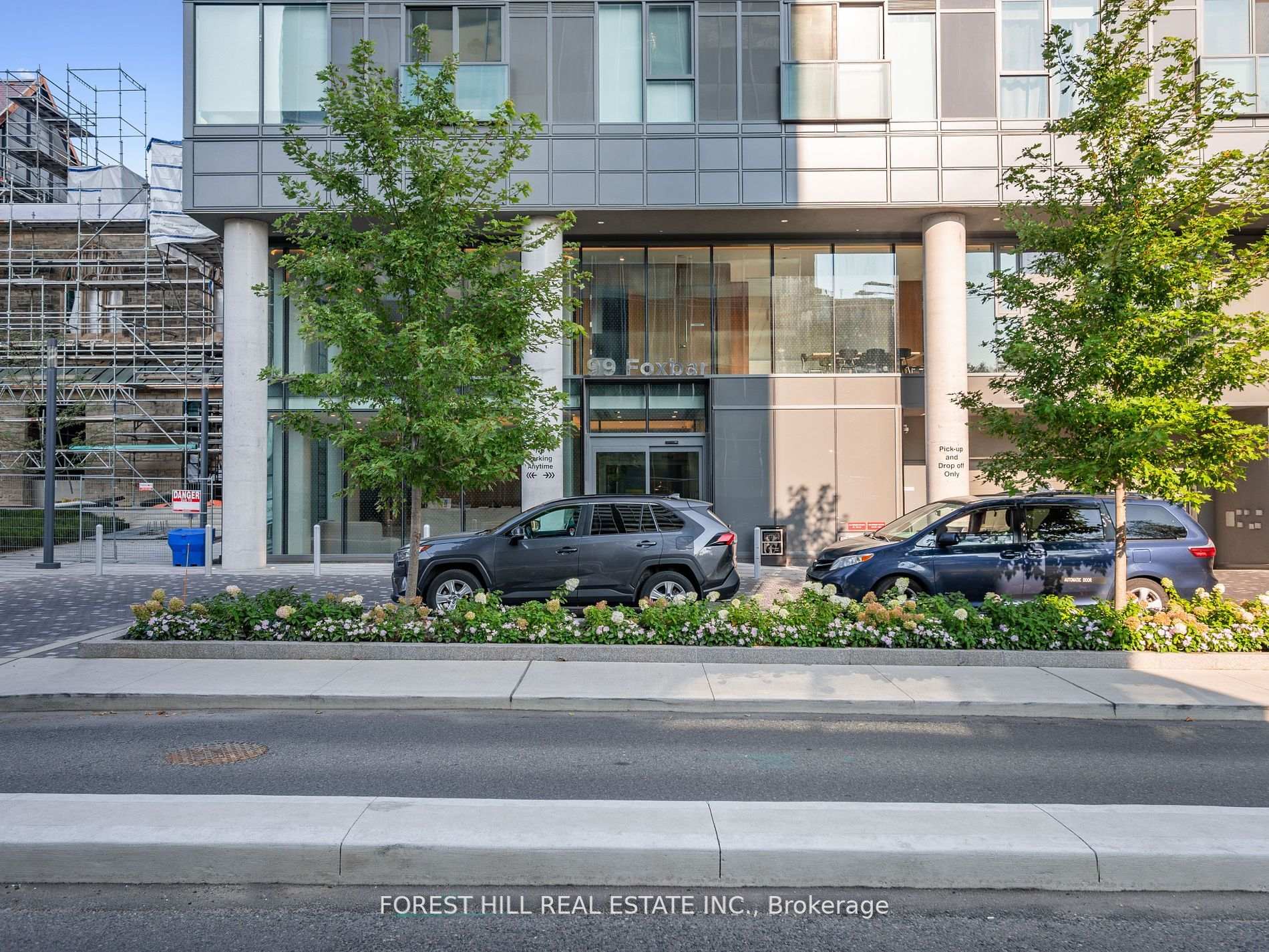 Photo 4 of Unit 1007, 99 Foxbar Road, Toronto, Yonge-St. Clair — HOMEH