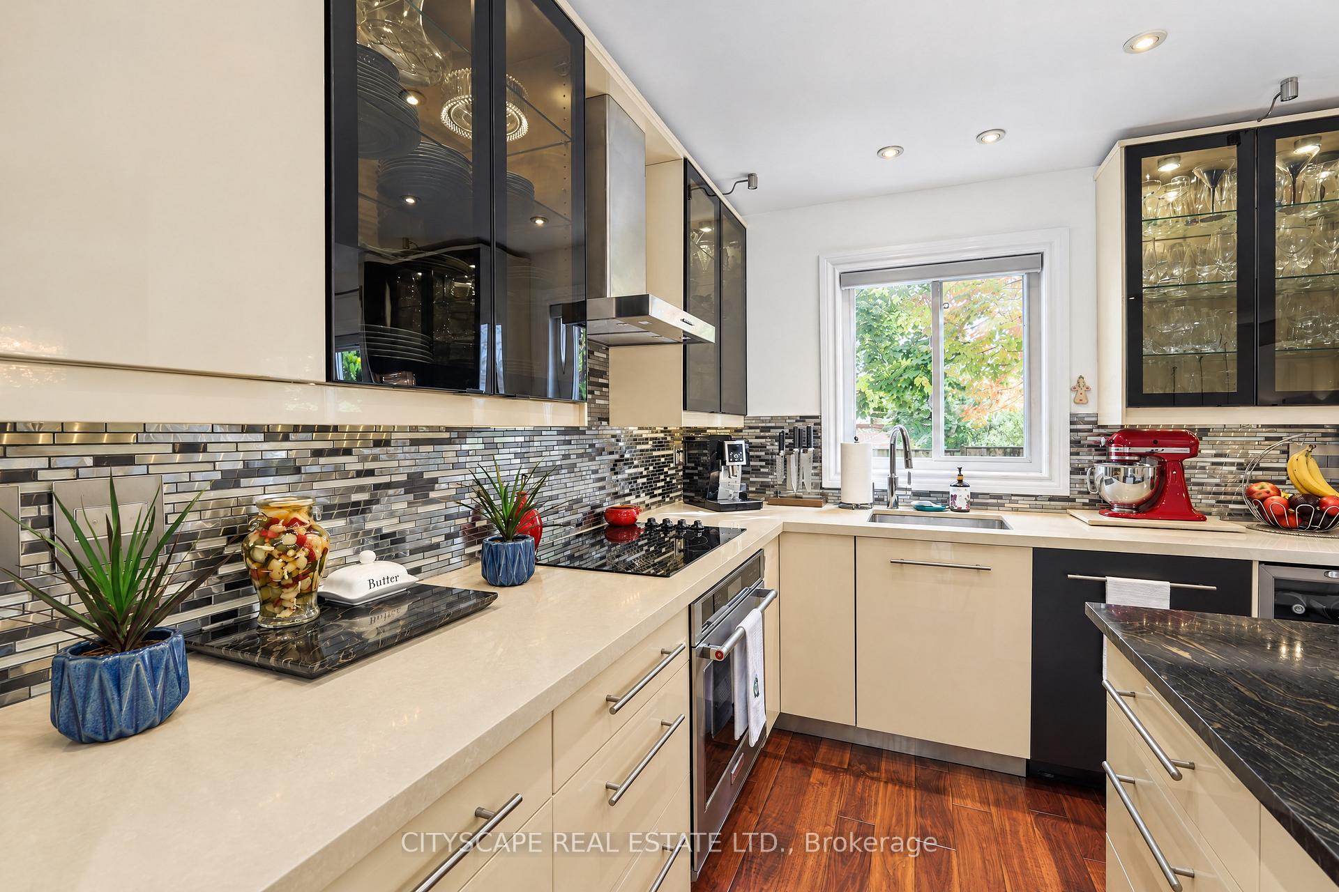 Photo 6 of Unit 16, 3150 Pinto Place, Mississauga, Cooksville — HOMEH