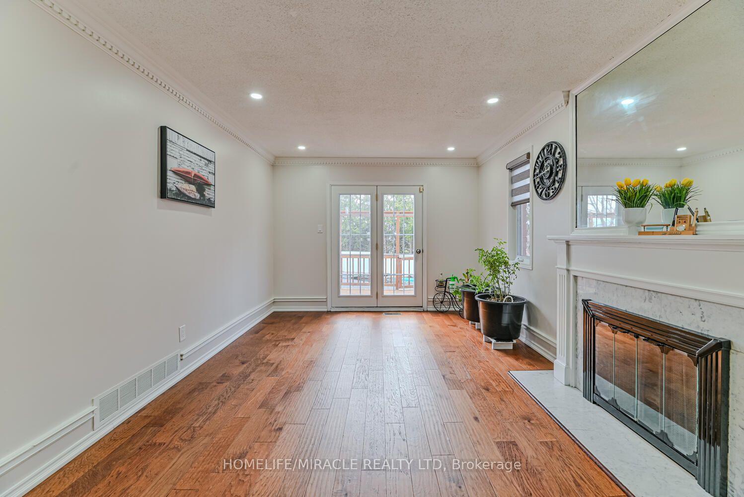 Photo 15 of 32 Plover Place, Brampton, Fletcher's Creek South — HOMEH