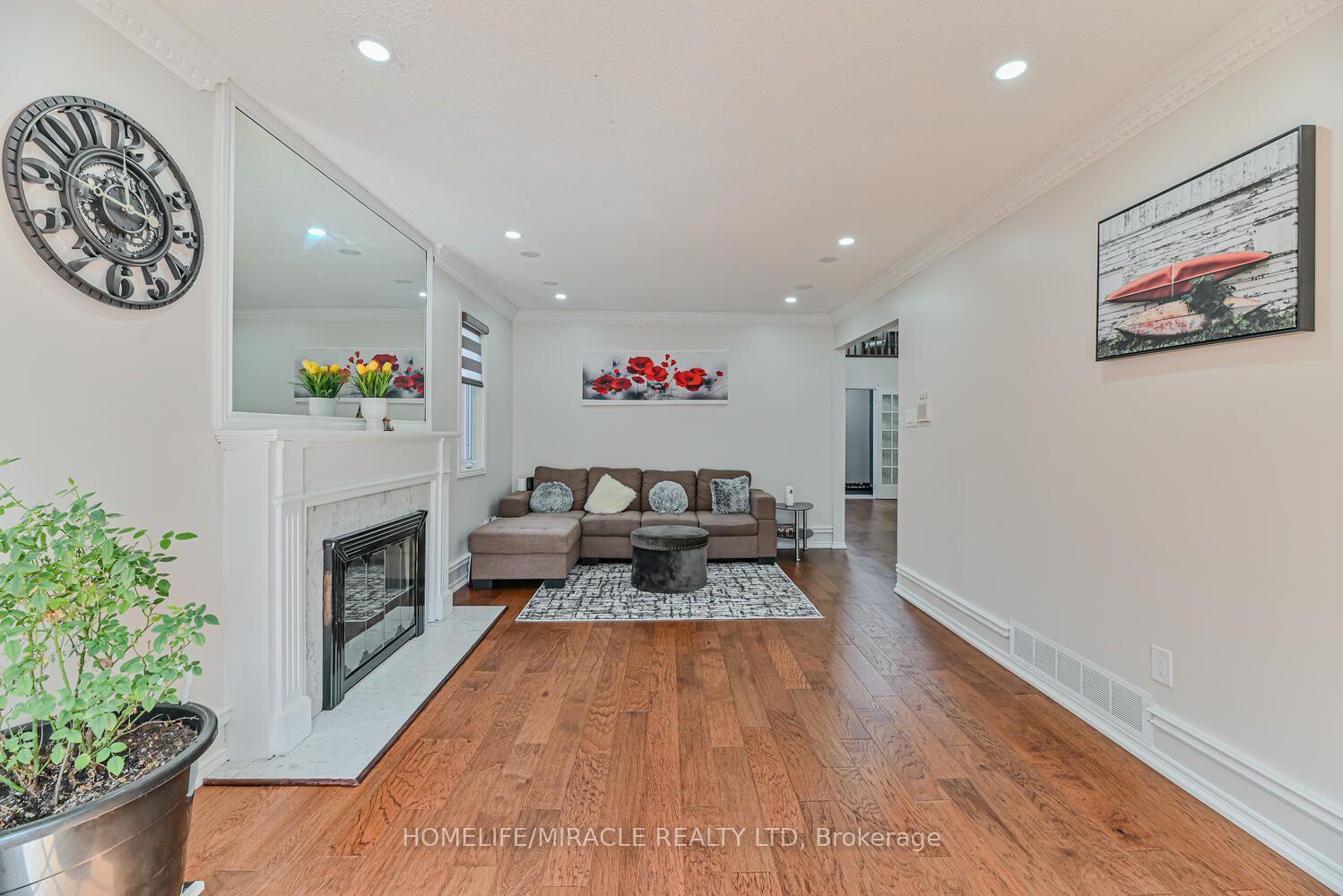 Photo 16 of 32 Plover Place, Brampton, Fletcher's Creek South — HOMEH