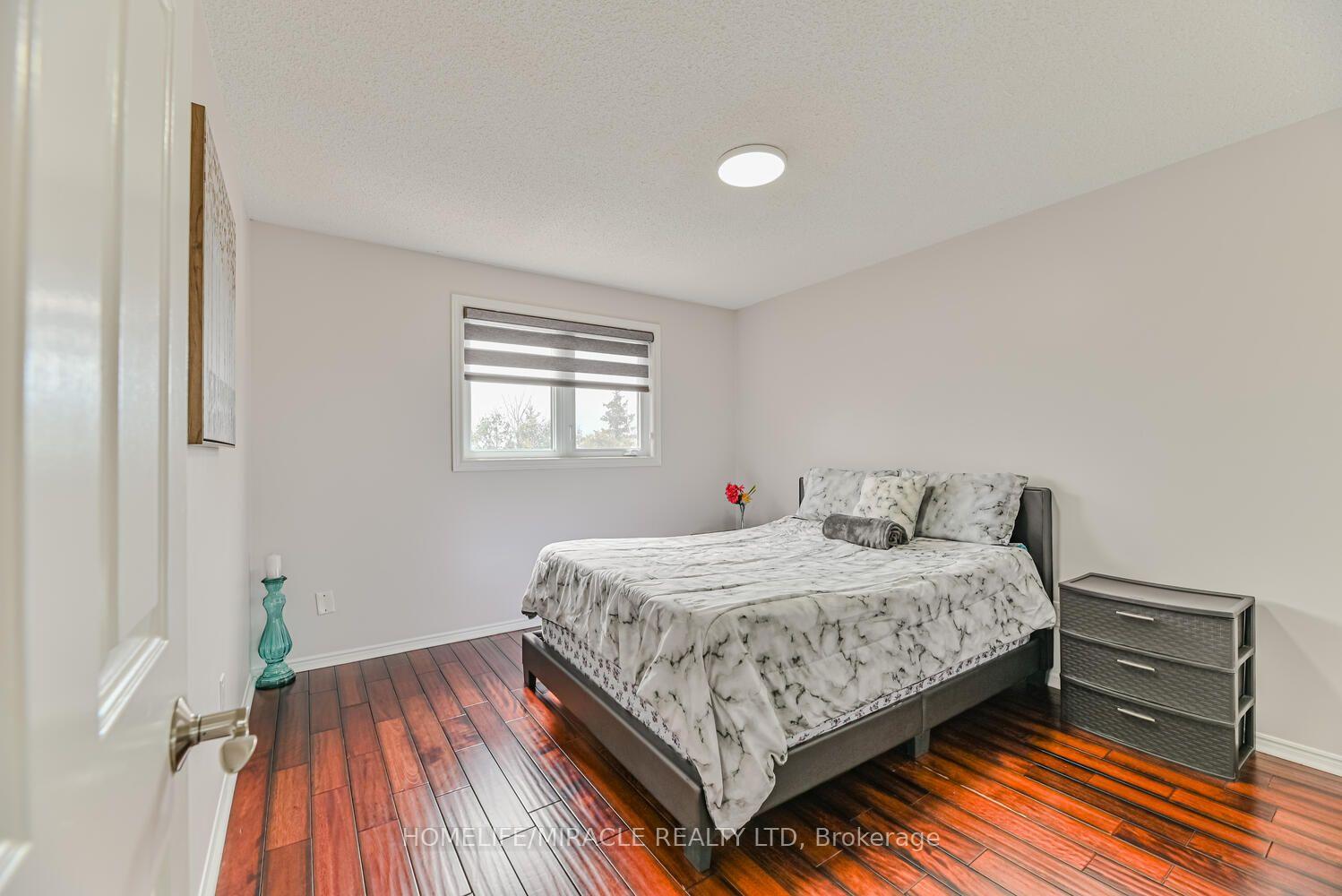 Photo 21 of 32 Plover Place, Brampton, Fletcher's Creek South — HOMEH