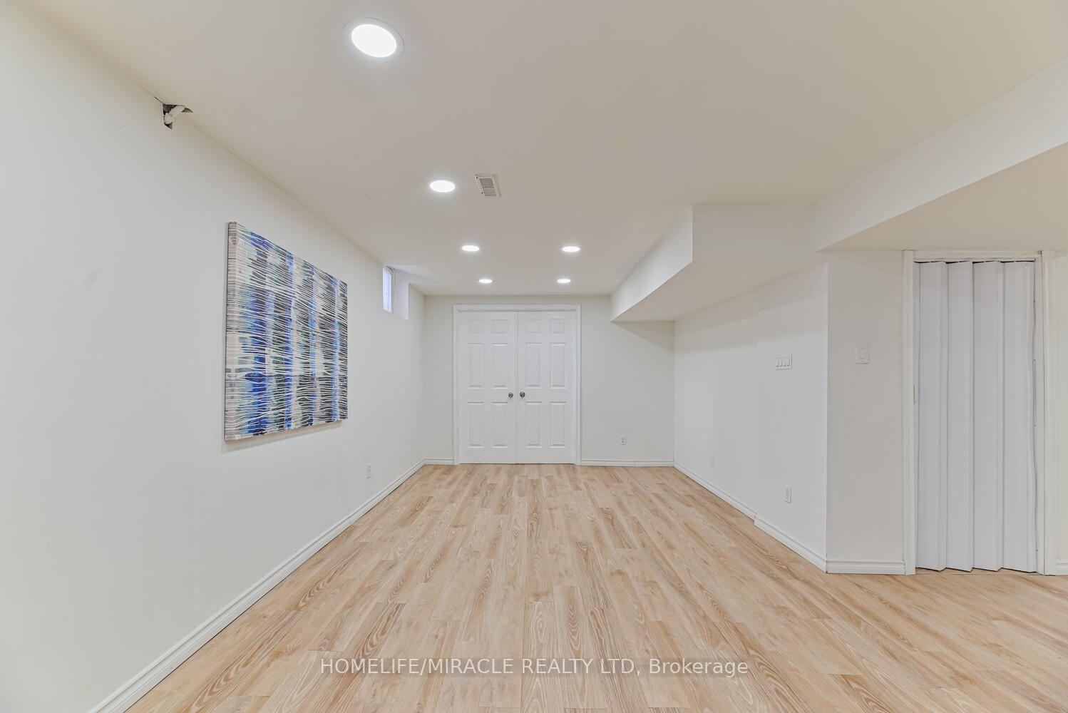 Photo 24 of 32 Plover Place, Brampton, Fletcher's Creek South — HOMEH