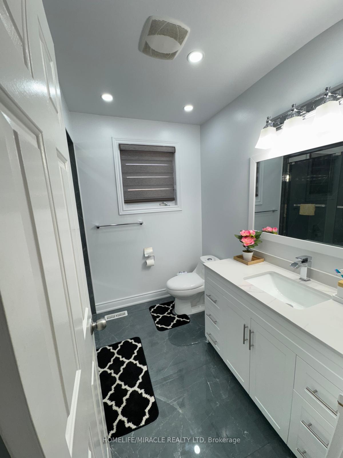 Photo 25 of 32 Plover Place, Brampton, Fletcher's Creek South — HOMEH