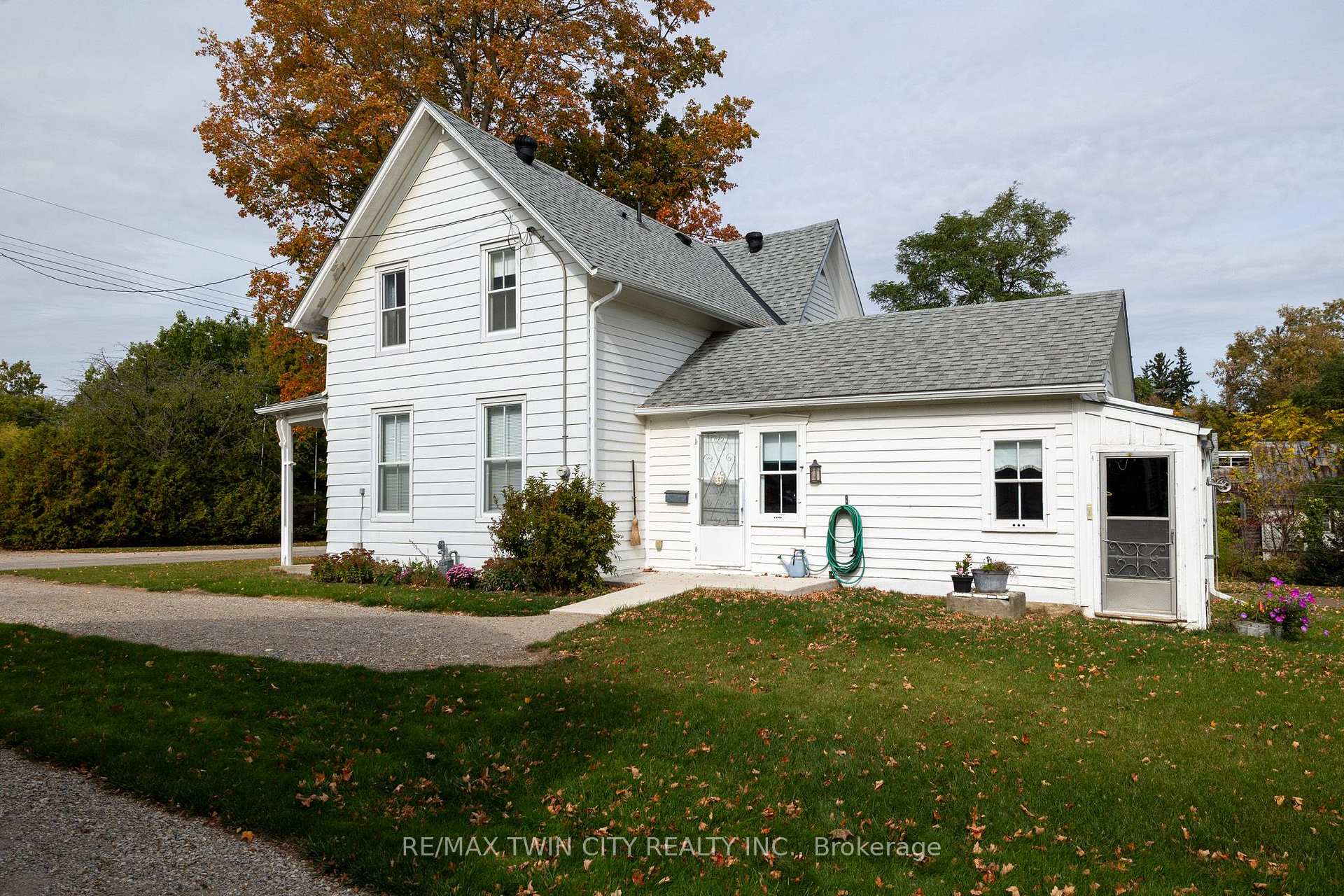 Photo 10 of 60 Simcoe Street, Brant, Oakland — HOMEH