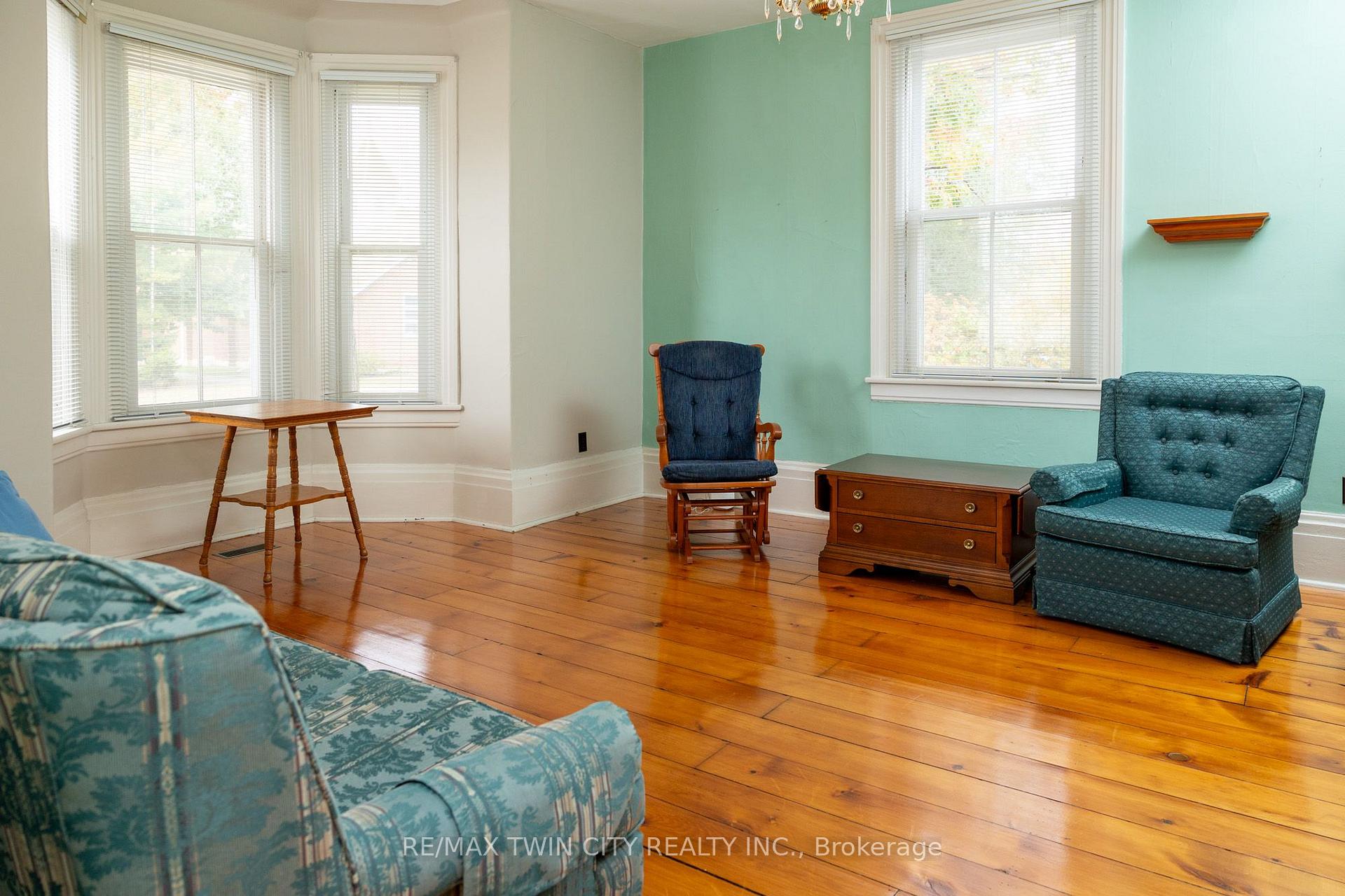 Photo 15 of 60 Simcoe Street, Brant, Oakland — HOMEH