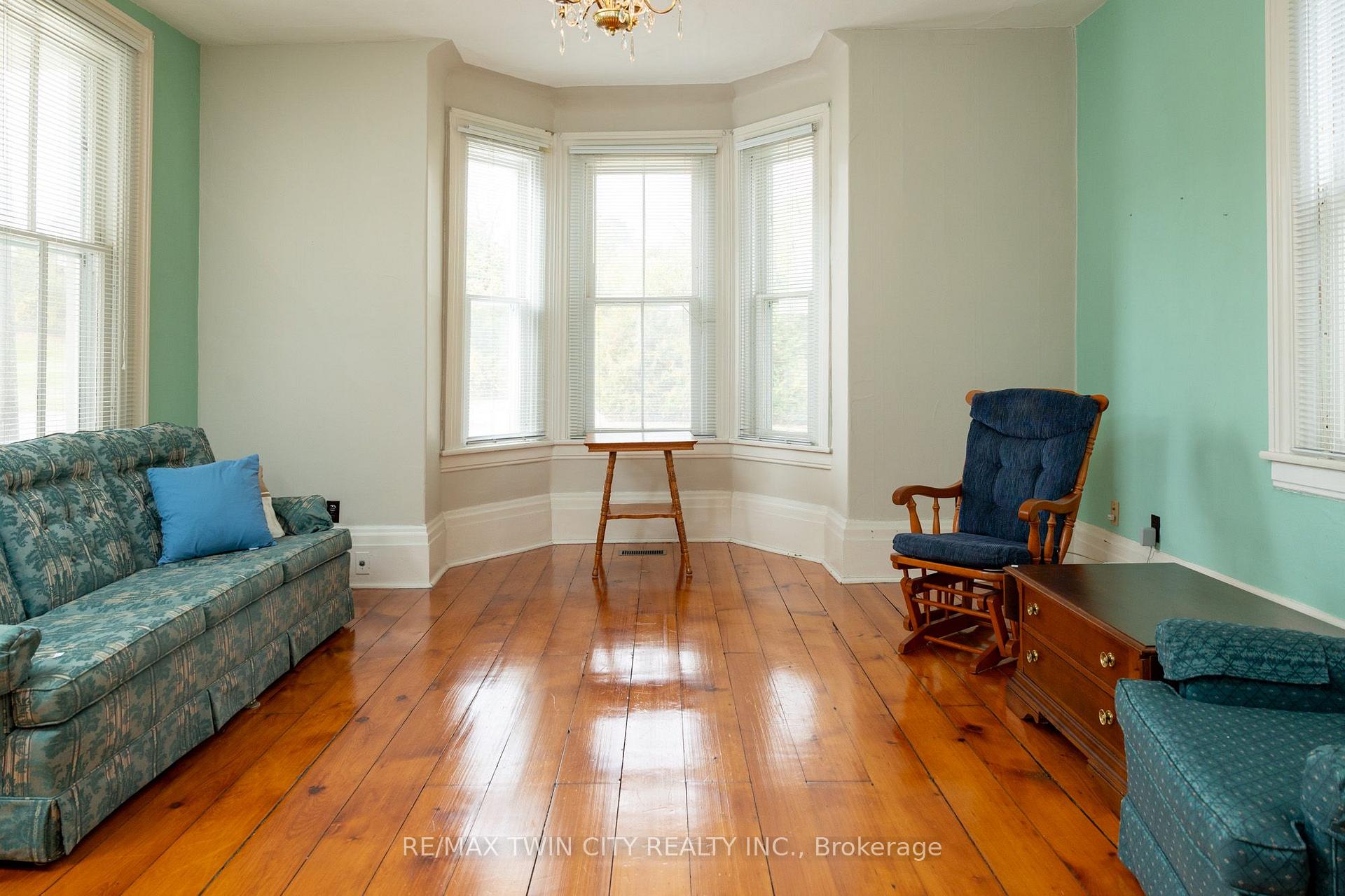 Photo 16 of 60 Simcoe Street, Brant, Oakland — HOMEH