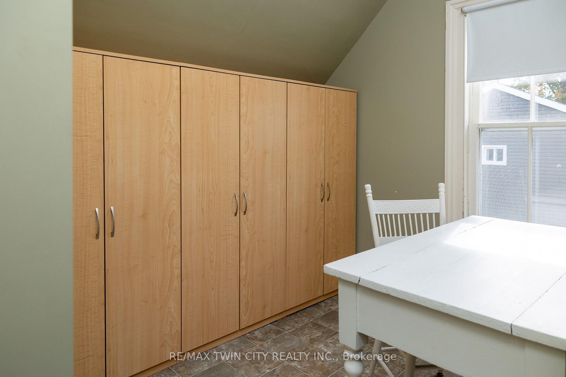 Photo 22 of 60 Simcoe Street, Brant, Oakland — HOMEH