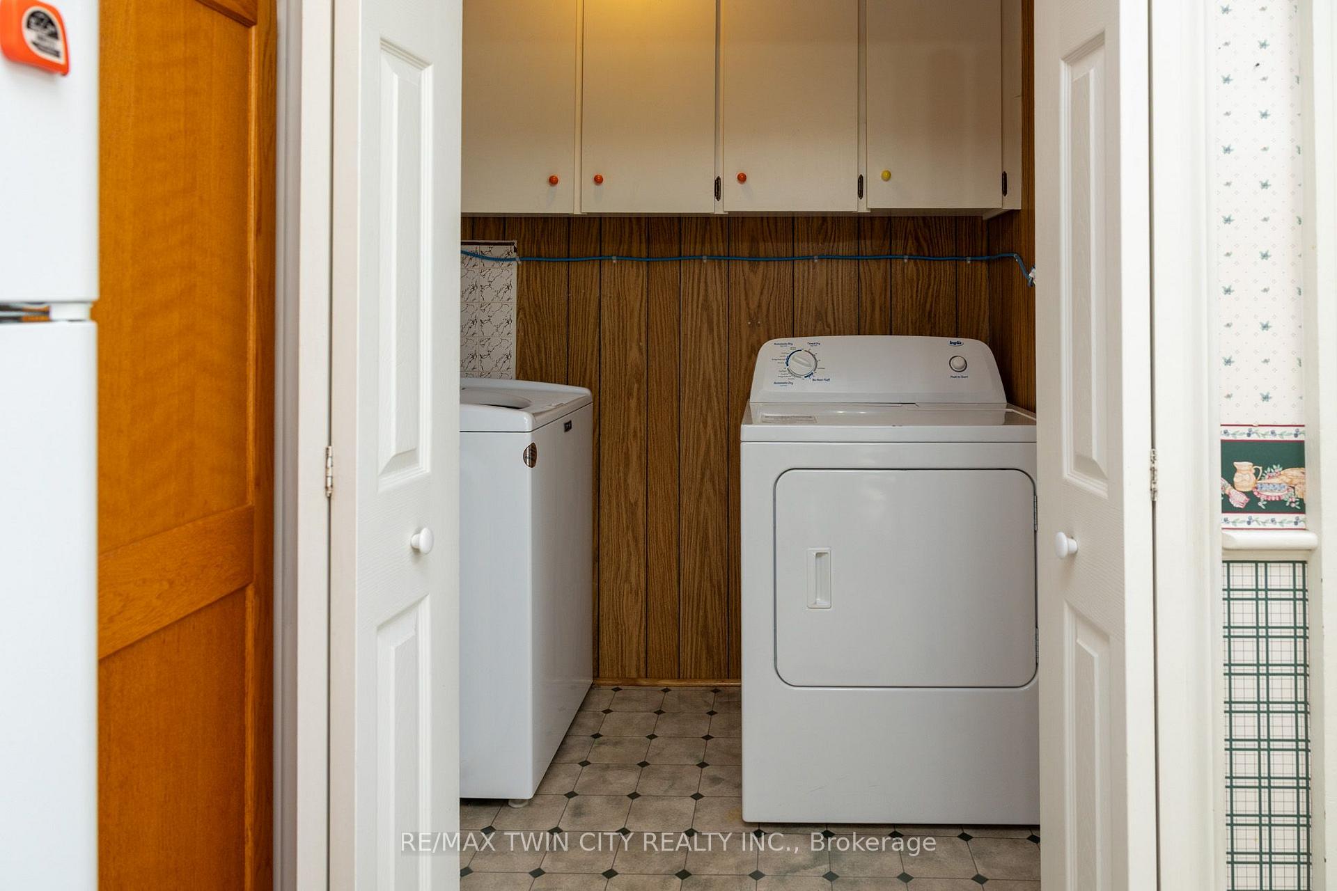 Photo 24 of 60 Simcoe Street, Brant, Oakland — HOMEH