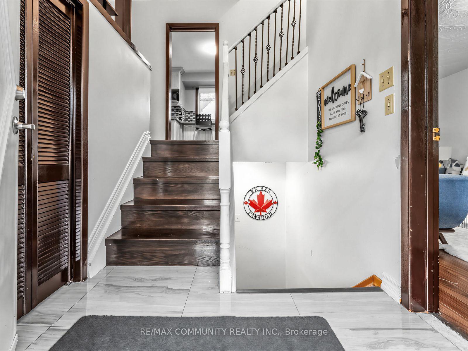 Photo 4 of 1397 Charles Drive, Burlington, Mountainside — HOMEH