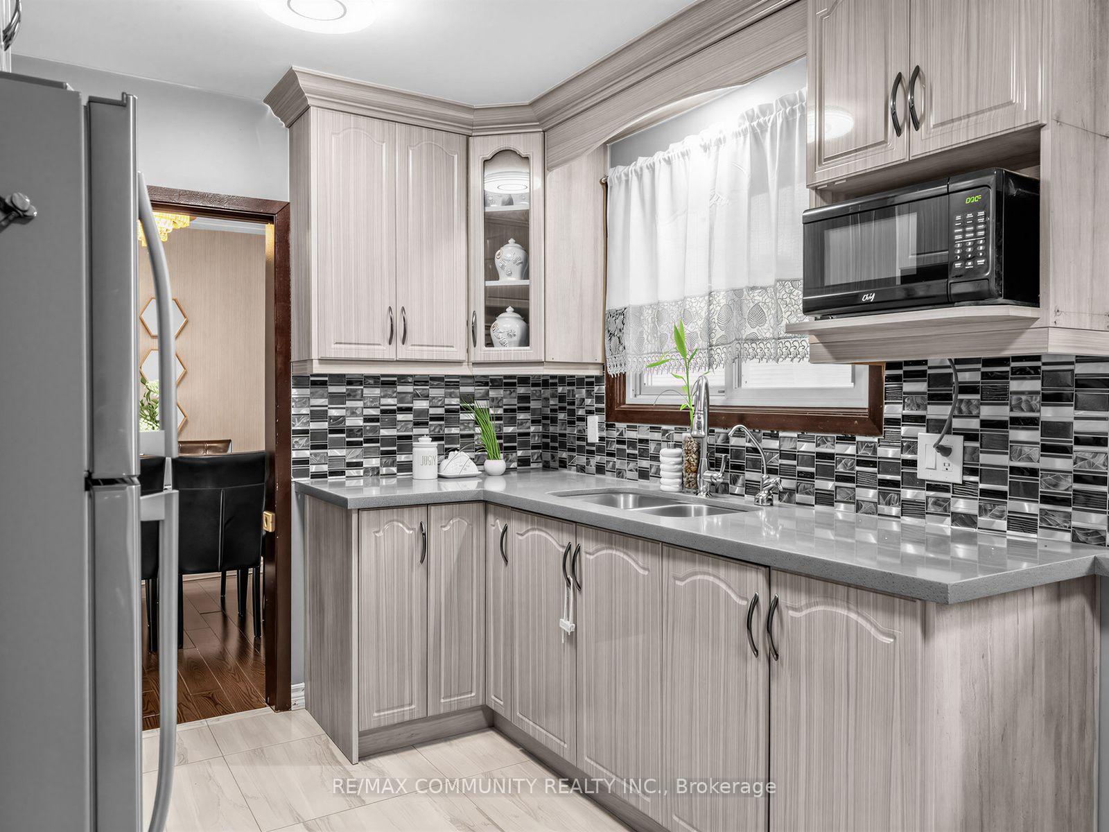 Photo 16 of 1397 Charles Drive, Burlington, Mountainside — HOMEH