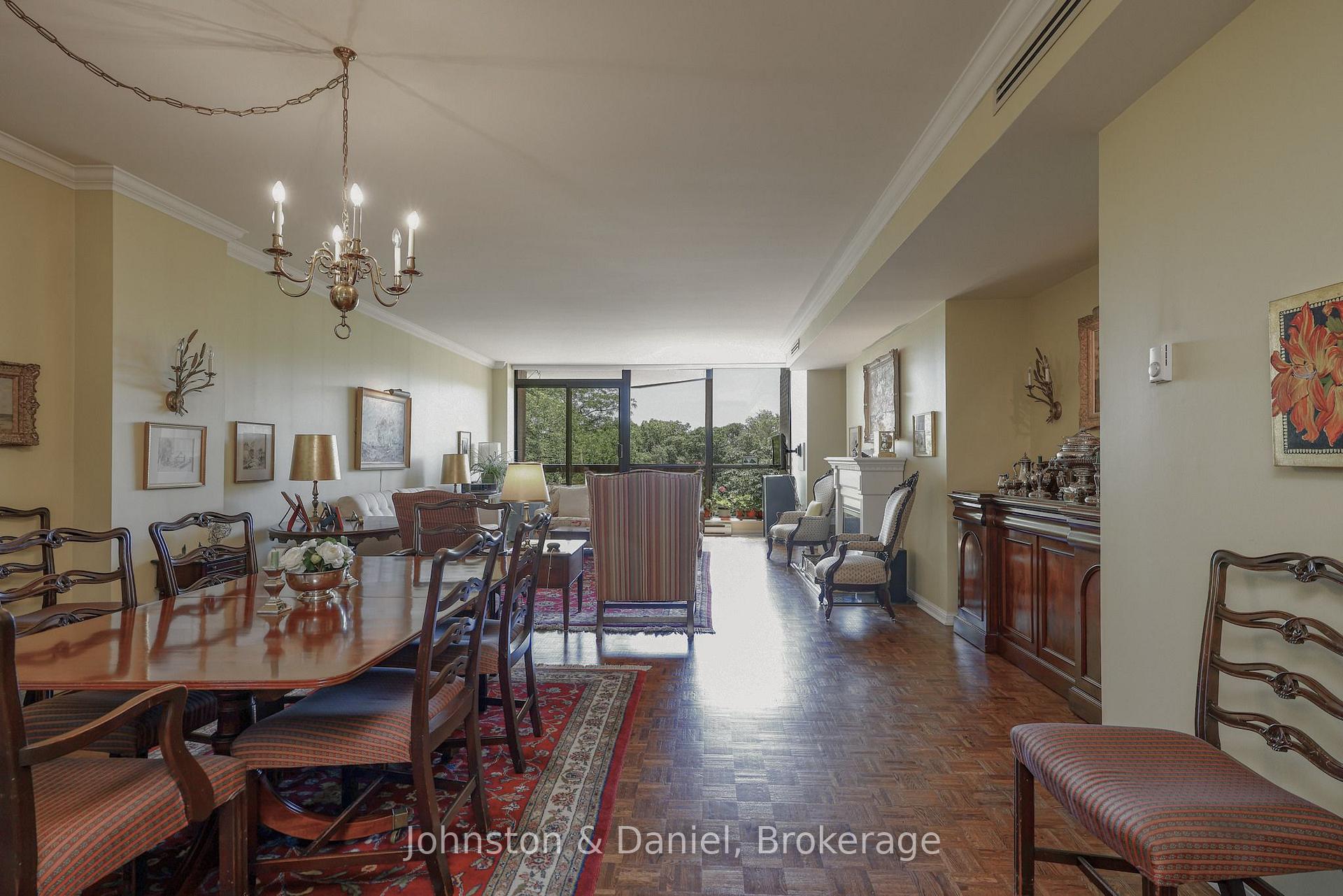 Photo 4 of Unit 401, 407 Walmer Road, Toronto, Casa Loma — HOMEH