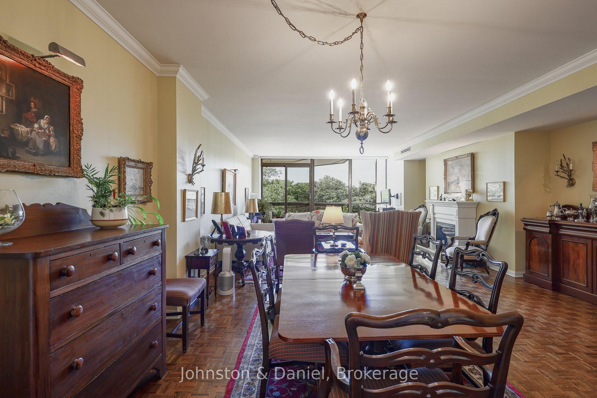 Photo 8 of Unit 401, 407 Walmer Road, Toronto, Casa Loma — HOMEH