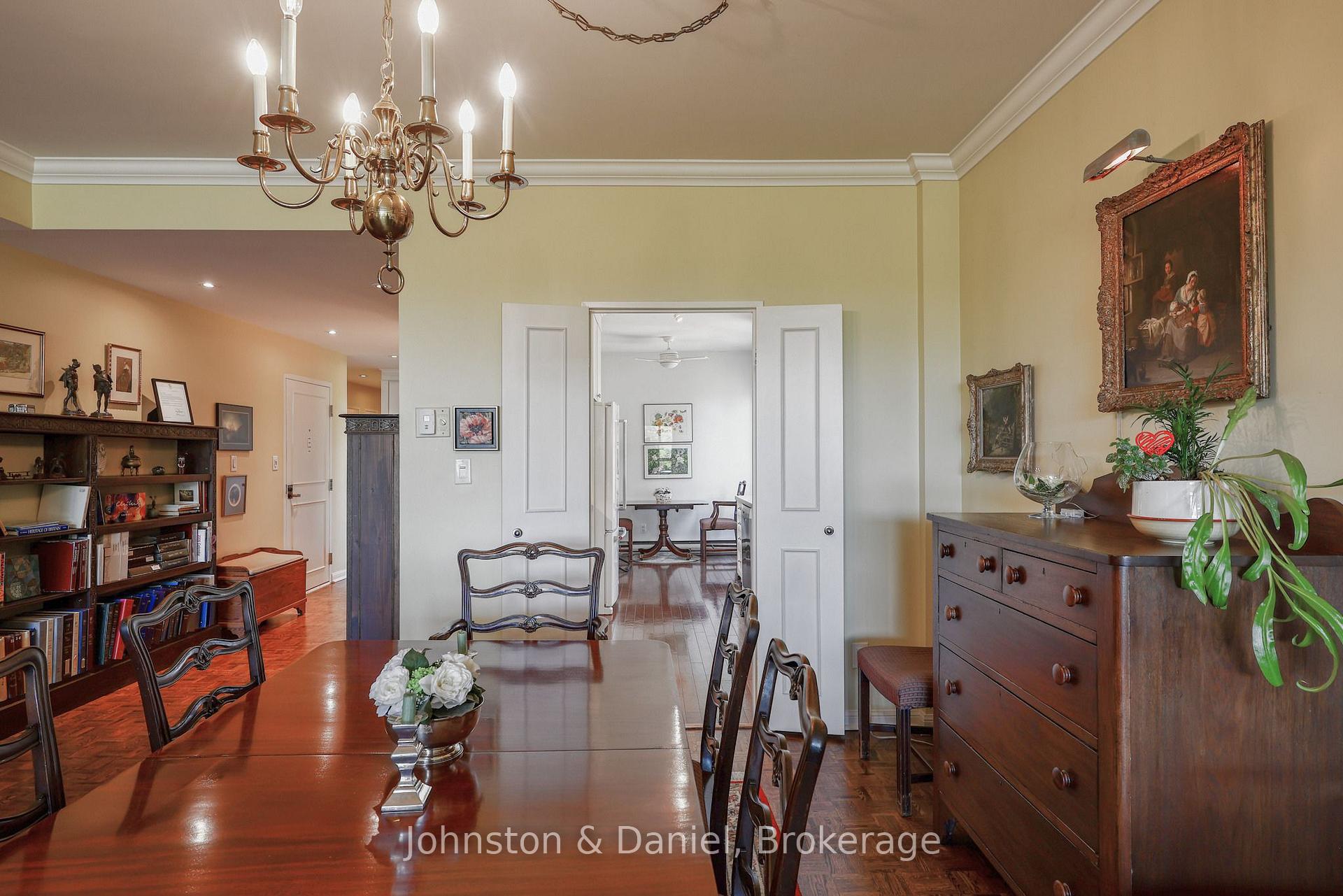 Photo 9 of Unit 401, 407 Walmer Road, Toronto, Casa Loma — HOMEH