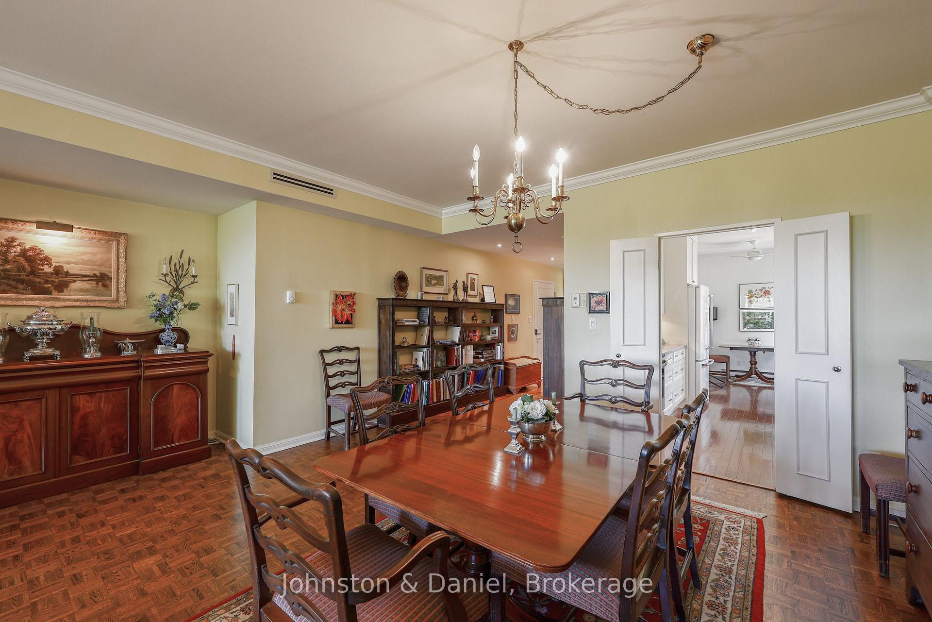 Photo 11 of Unit 401, 407 Walmer Road, Toronto, Casa Loma — HOMEH