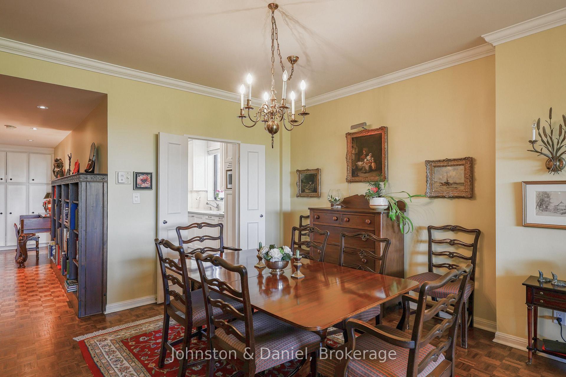 Photo 12 of Unit 401, 407 Walmer Road, Toronto, Casa Loma — HOMEH