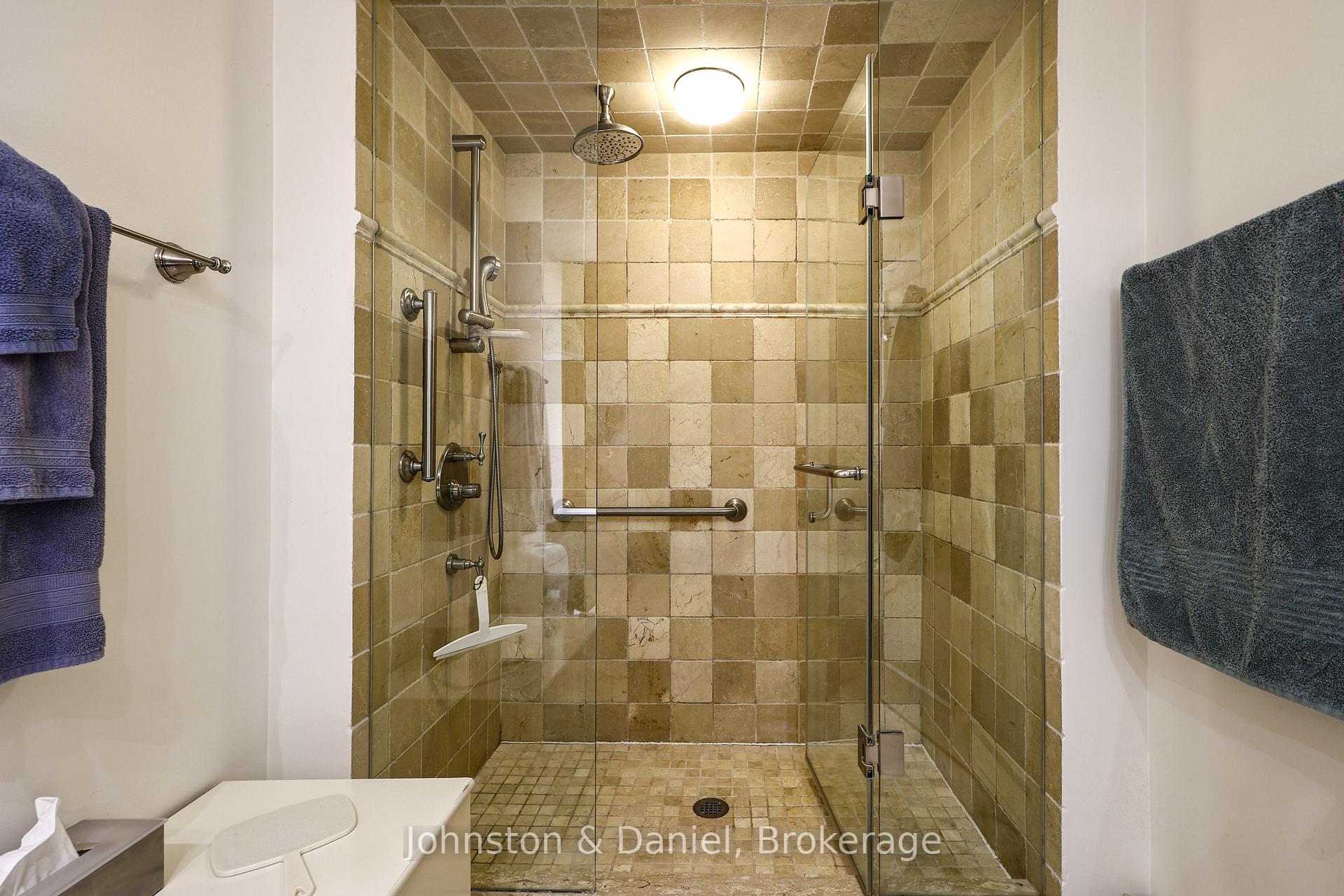 Photo 21 of Unit 401, 407 Walmer Road, Toronto, Casa Loma — HOMEH