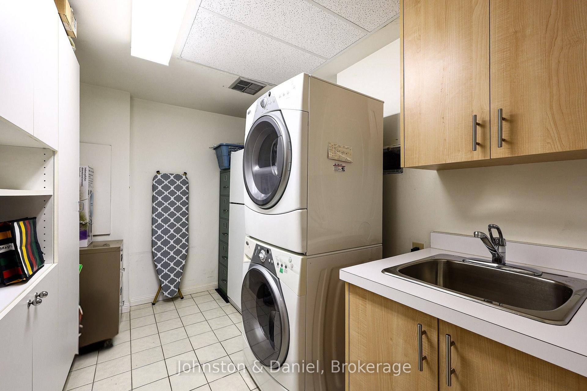 Photo 26 of Unit 401, 407 Walmer Road, Toronto, Casa Loma — HOMEH
