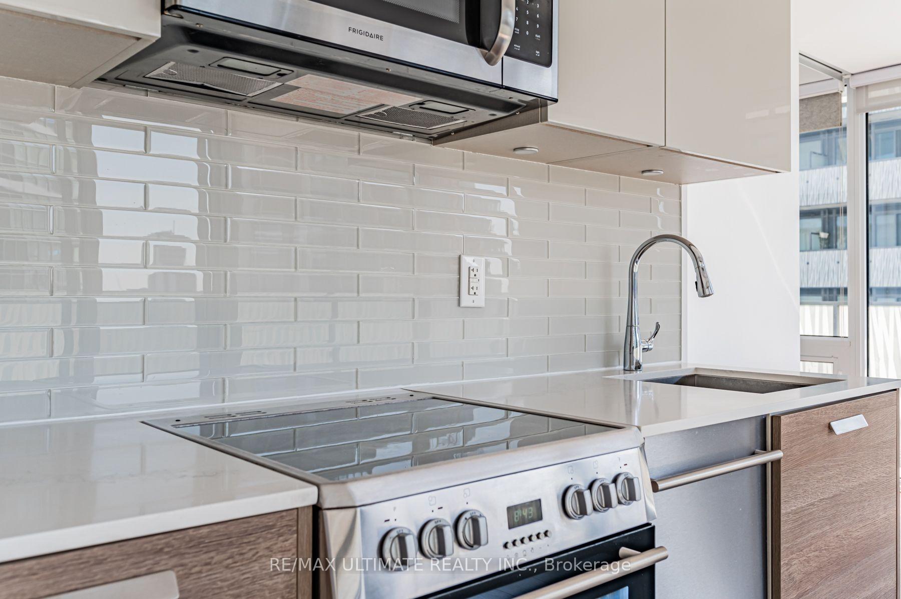 Photo 4 of Unit 1402, 42 Charles Street E, Toronto, Church-Yonge Corridor — HOMEH