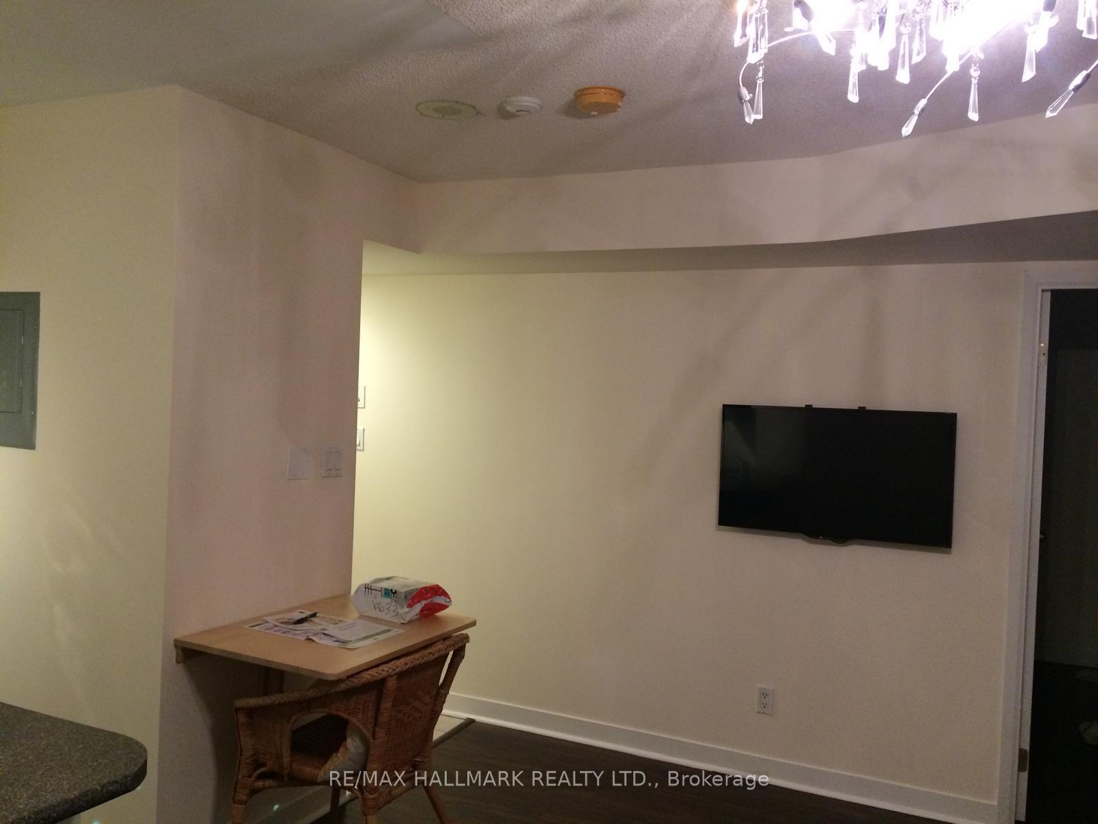 Photo 3 of Unit 1817, 650 Queens Quay W, Toronto, Waterfront Communities — HOMEH