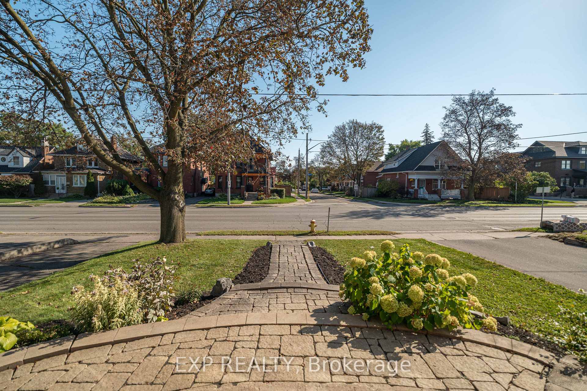 Photo 3 of 308 King Street E, Oshawa, O'Neill — HOMEH