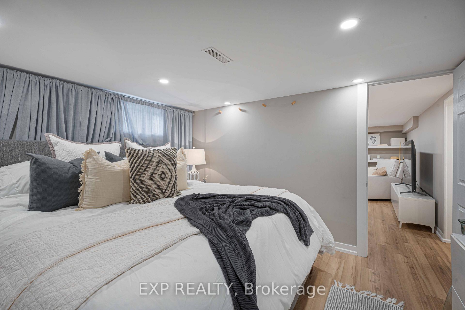 Photo 32 of 308 King Street E, Oshawa, O'Neill — HOMEH