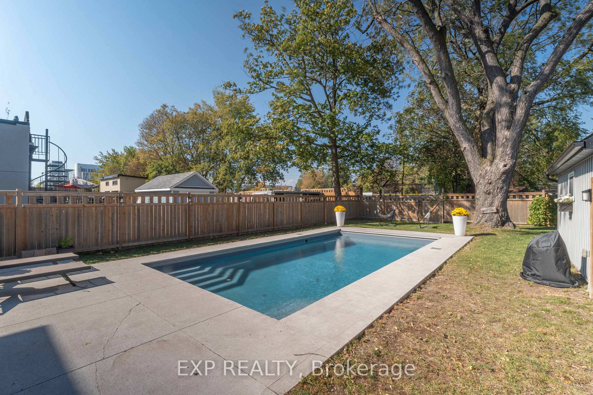 Photo 43 of 308 King Street E, Oshawa, O'Neill — HOMEH