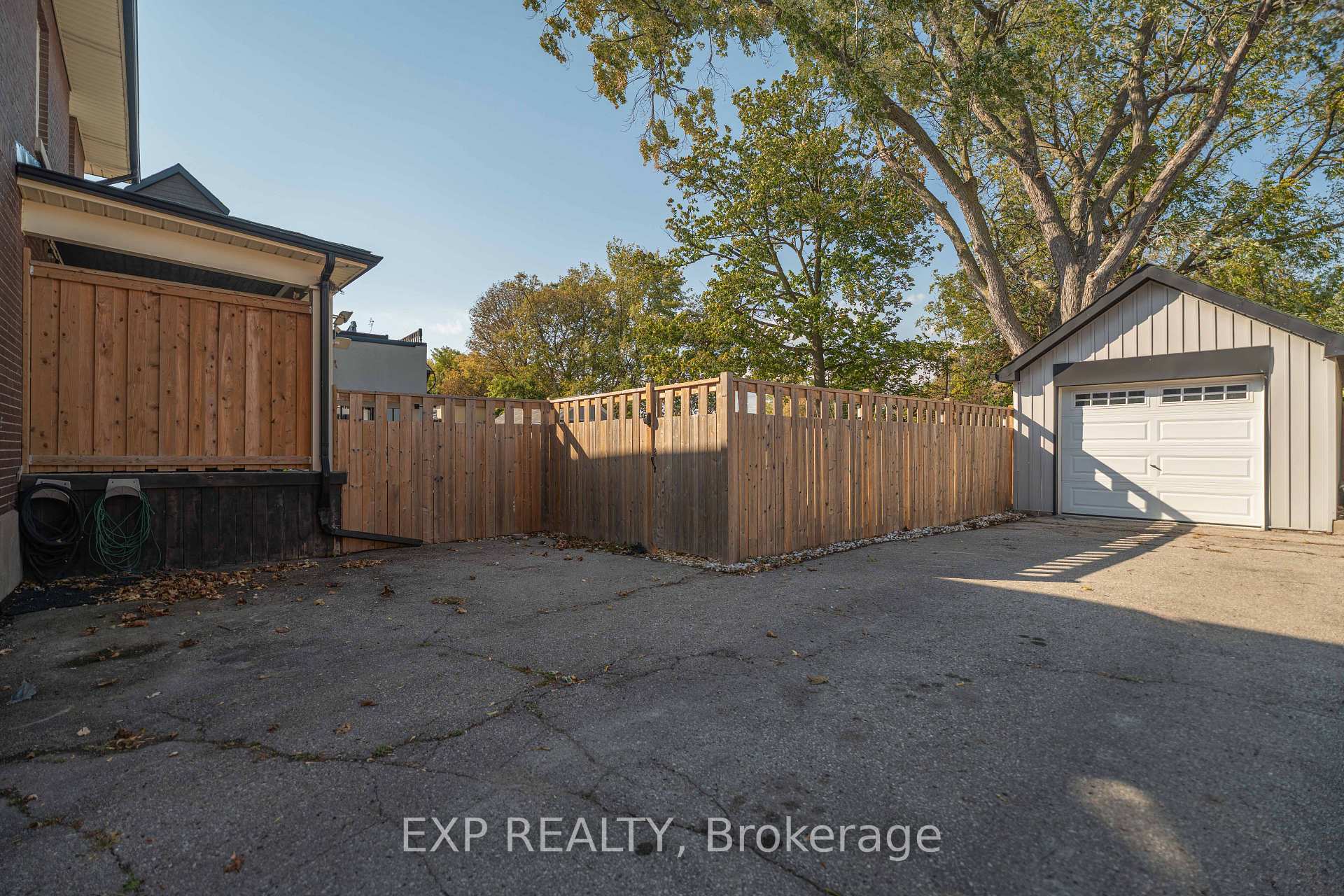 Photo 48 of 308 King Street E, Oshawa, O'Neill — HOMEH