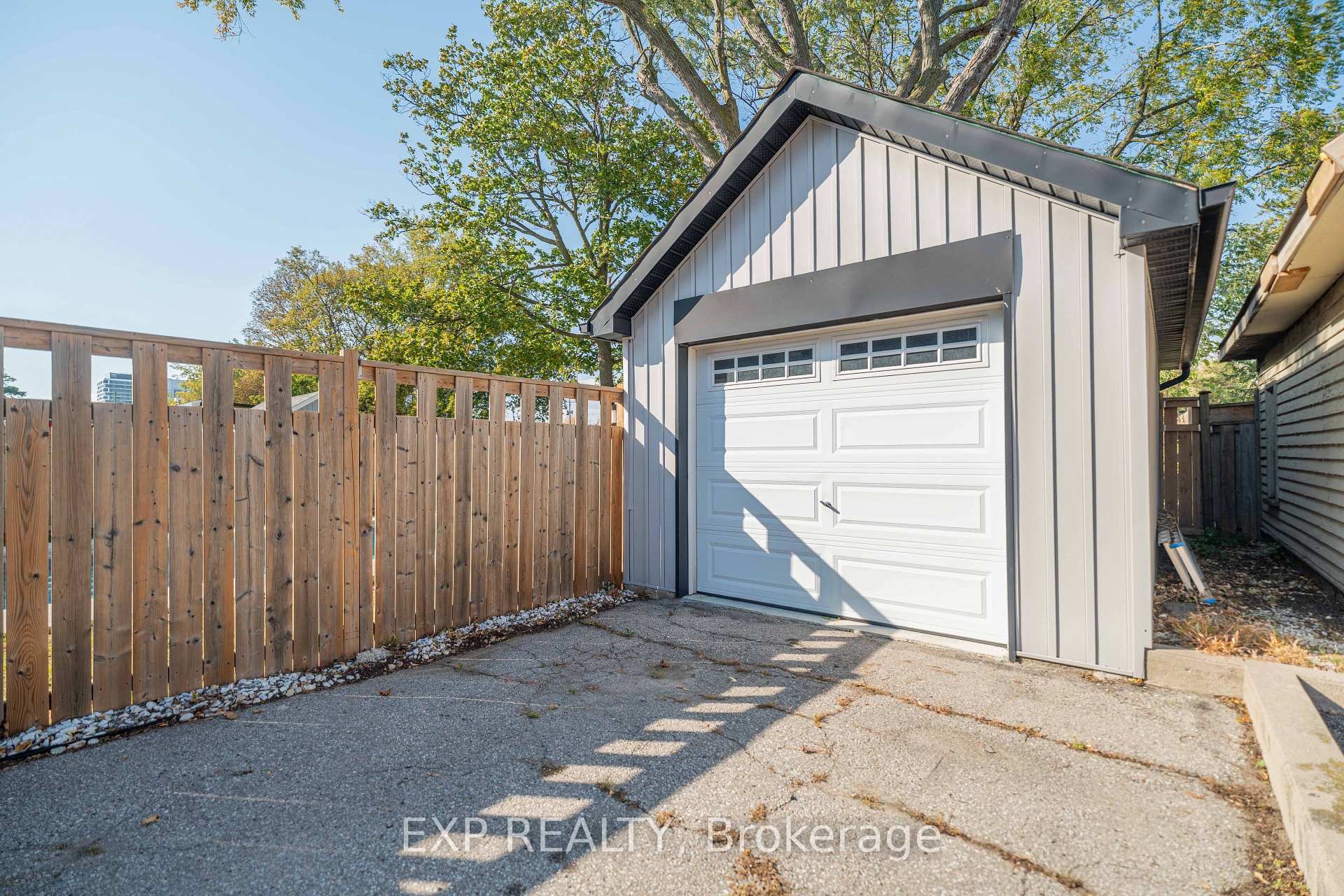 Photo 49 of 308 King Street E, Oshawa, O'Neill — HOMEH
