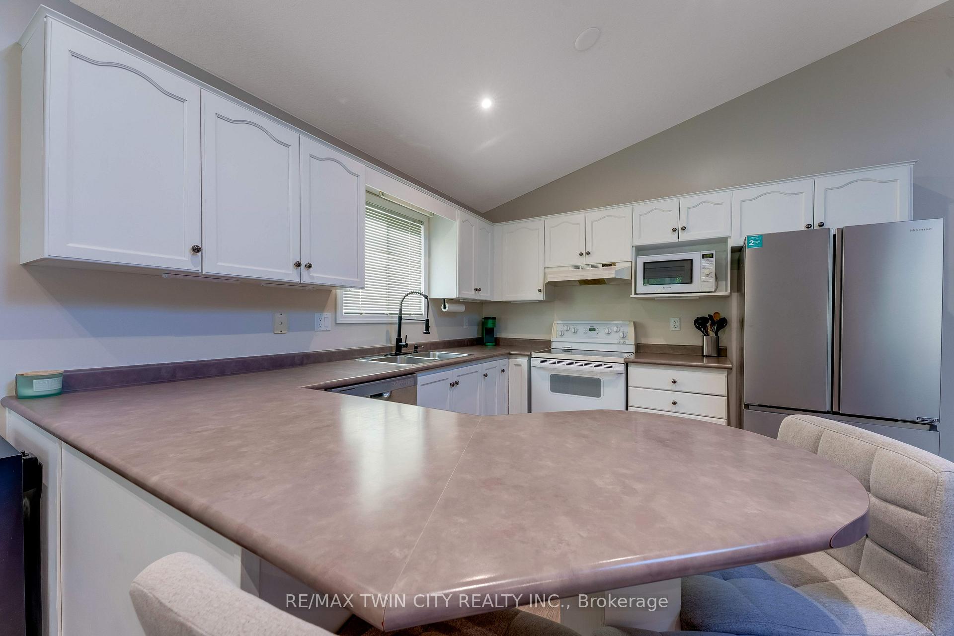 Photo 15 of 268 Keewatin Avenue, Kitchener, Grand River North — HOMEH