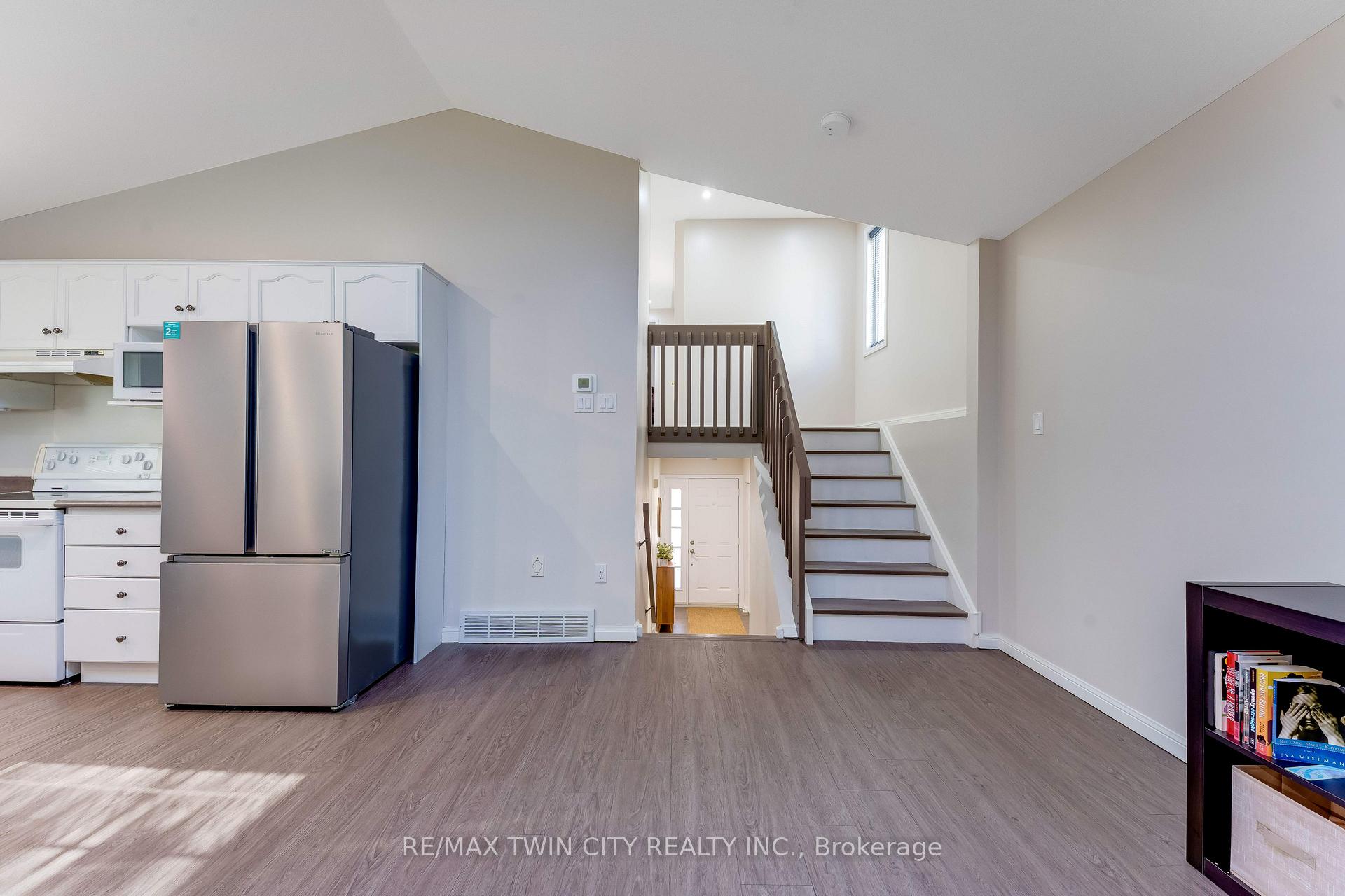 Photo 16 of 268 Keewatin Avenue, Kitchener, Grand River North — HOMEH