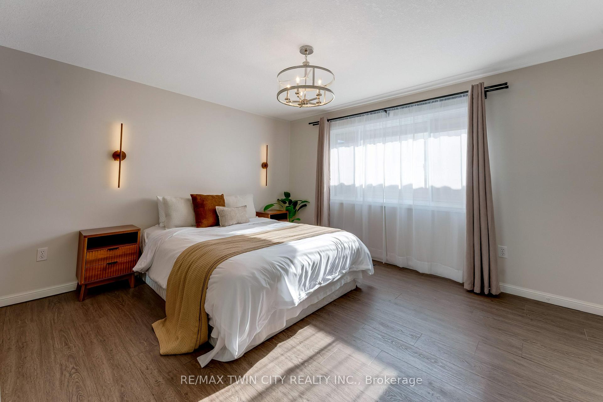 Photo 18 of 268 Keewatin Avenue, Kitchener, Grand River North — HOMEH