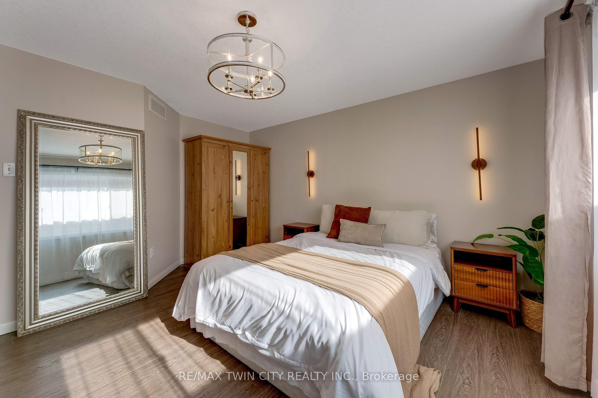 Photo 19 of 268 Keewatin Avenue, Kitchener, Grand River North — HOMEH