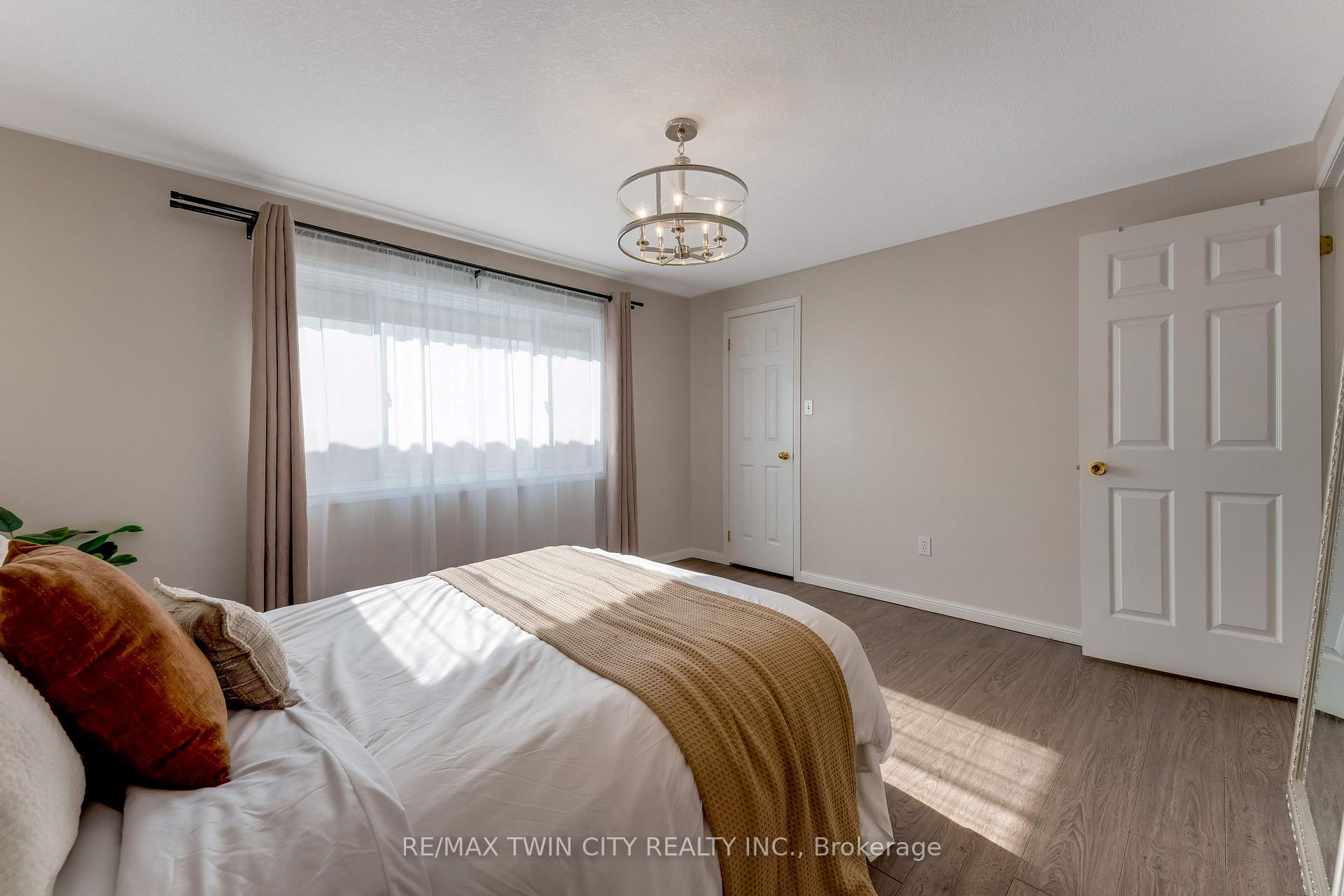 Photo 20 of 268 Keewatin Avenue, Kitchener, Grand River North — HOMEH