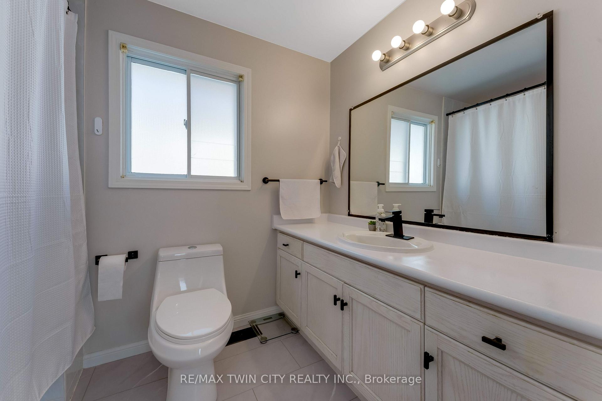 Photo 22 of 268 Keewatin Avenue, Kitchener, Grand River North — HOMEH