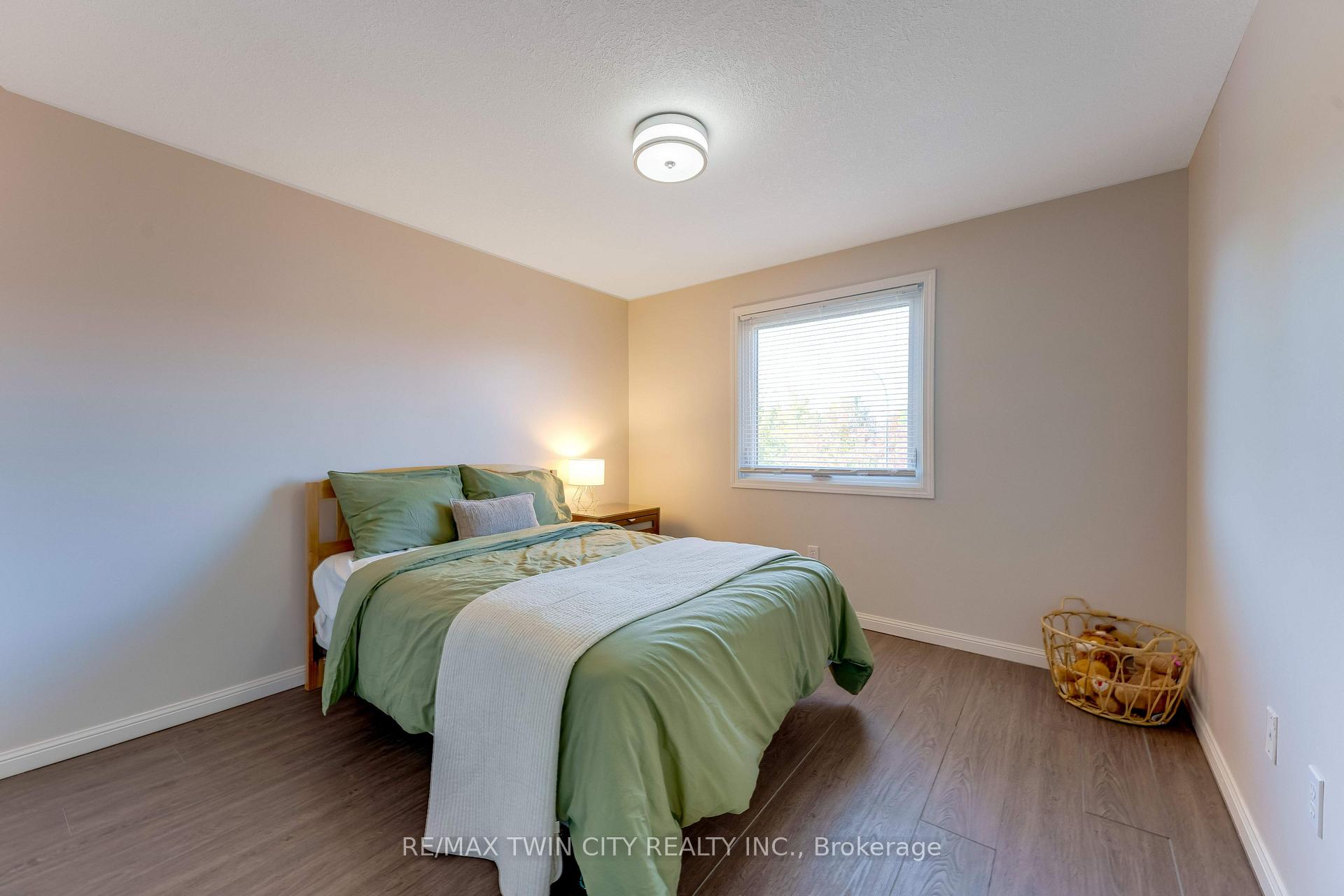 Photo 25 of 268 Keewatin Avenue, Kitchener, Grand River North — HOMEH