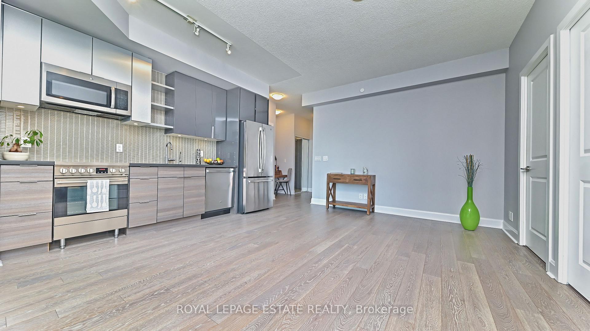 Photo 3 of Unit 2901, 33 Shore Breeze Drive, Etobicoke, Mimico — HOMEH