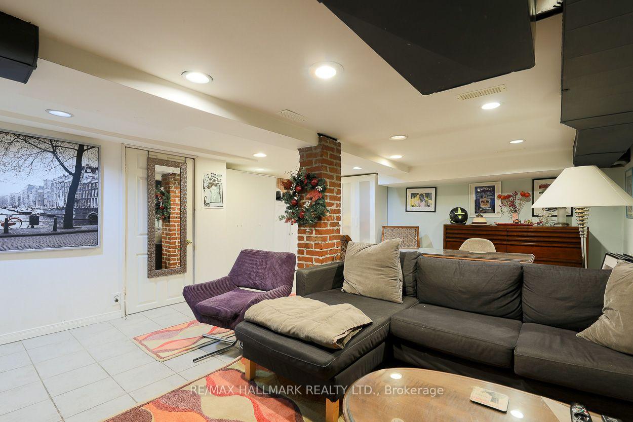 Photo 25 of 142 Hillsdale Avenue E, Toronto, Mount Pleasant West — HOMEH