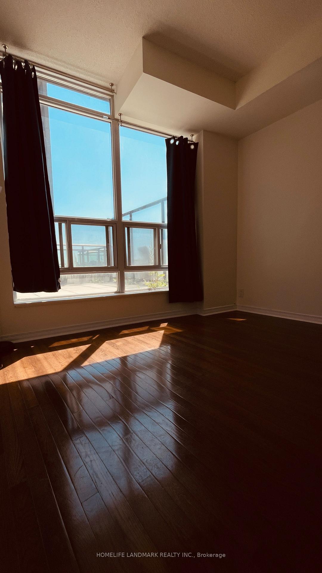 Photo 6 of Unit 803, 736 Spadina Avenue, Toronto, University — HOMEH