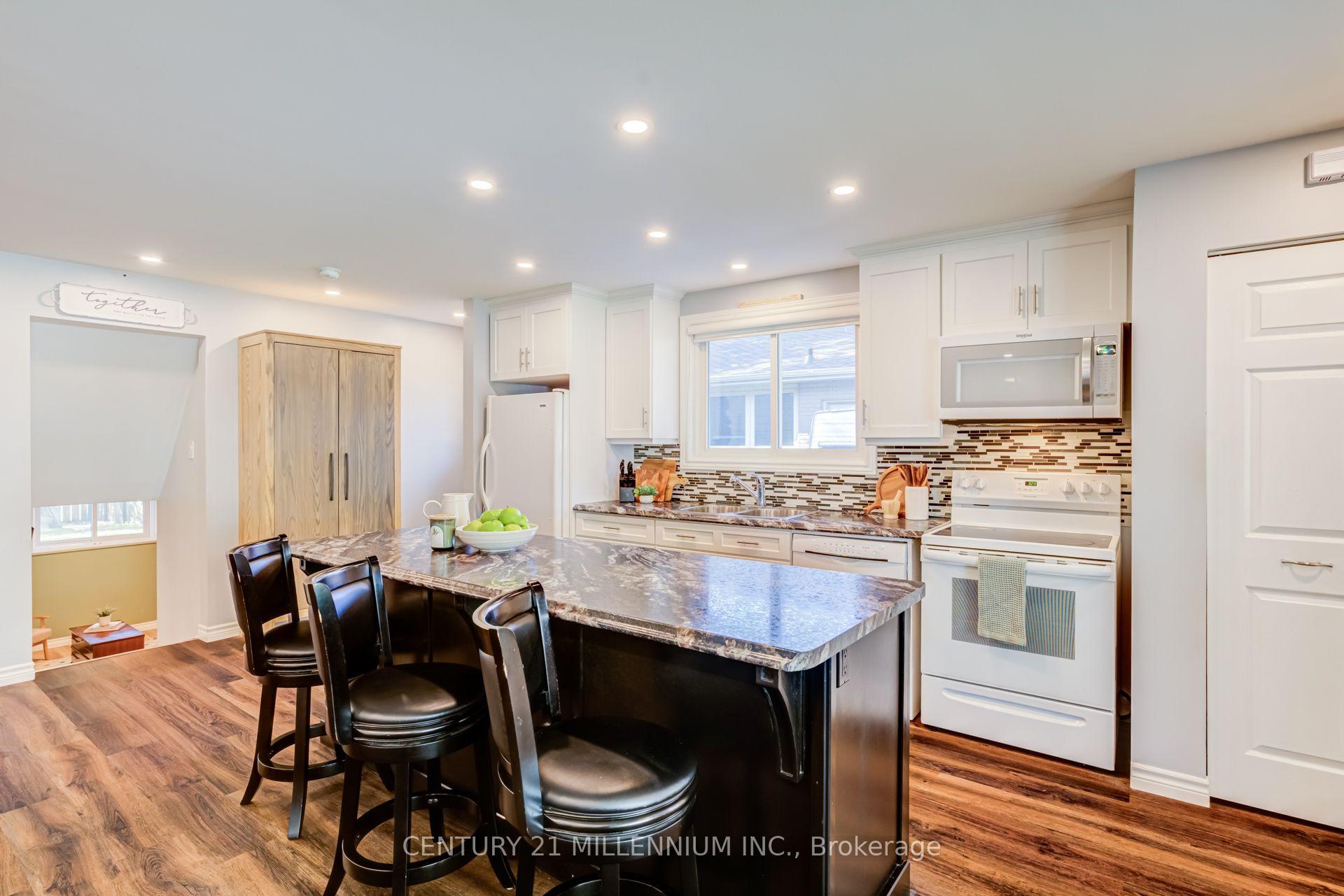 Photo 5 of 73 Baird Avenue, Kitchener, Heritage Park - Kitchener — HOMEH