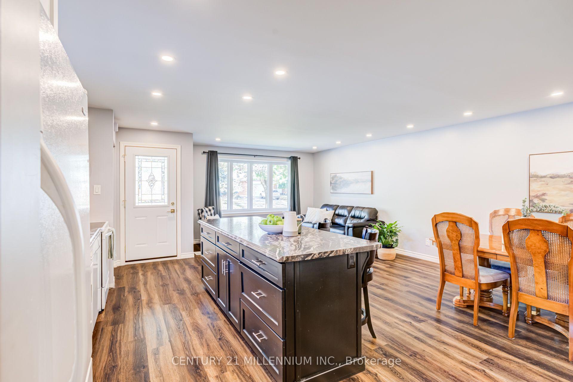 Photo 6 of 73 Baird Avenue, Kitchener, Heritage Park - Kitchener — HOMEH