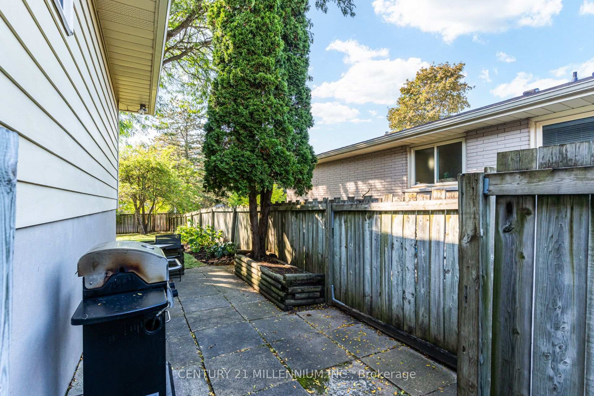 Photo 26 of 73 Baird Avenue, Kitchener, Heritage Park - Kitchener — HOMEH